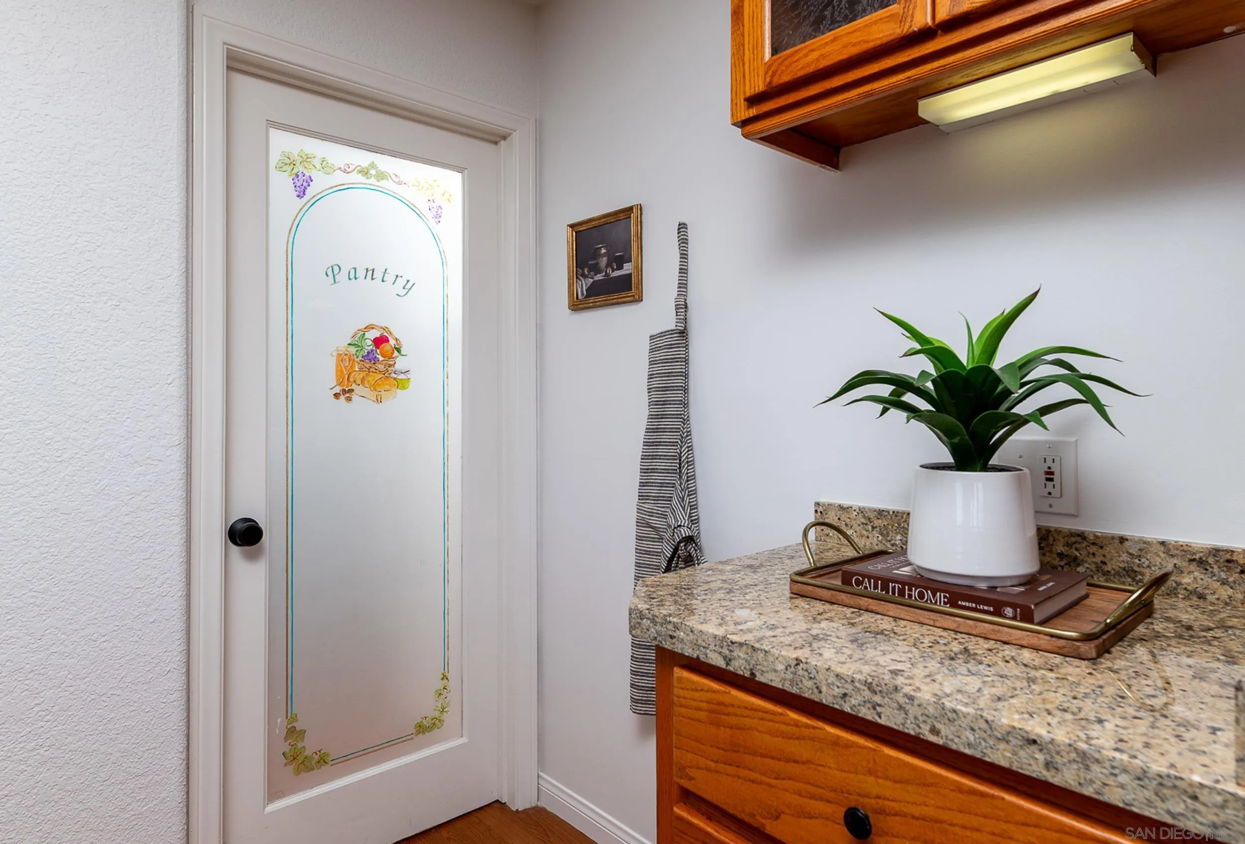 1577 Oak Land