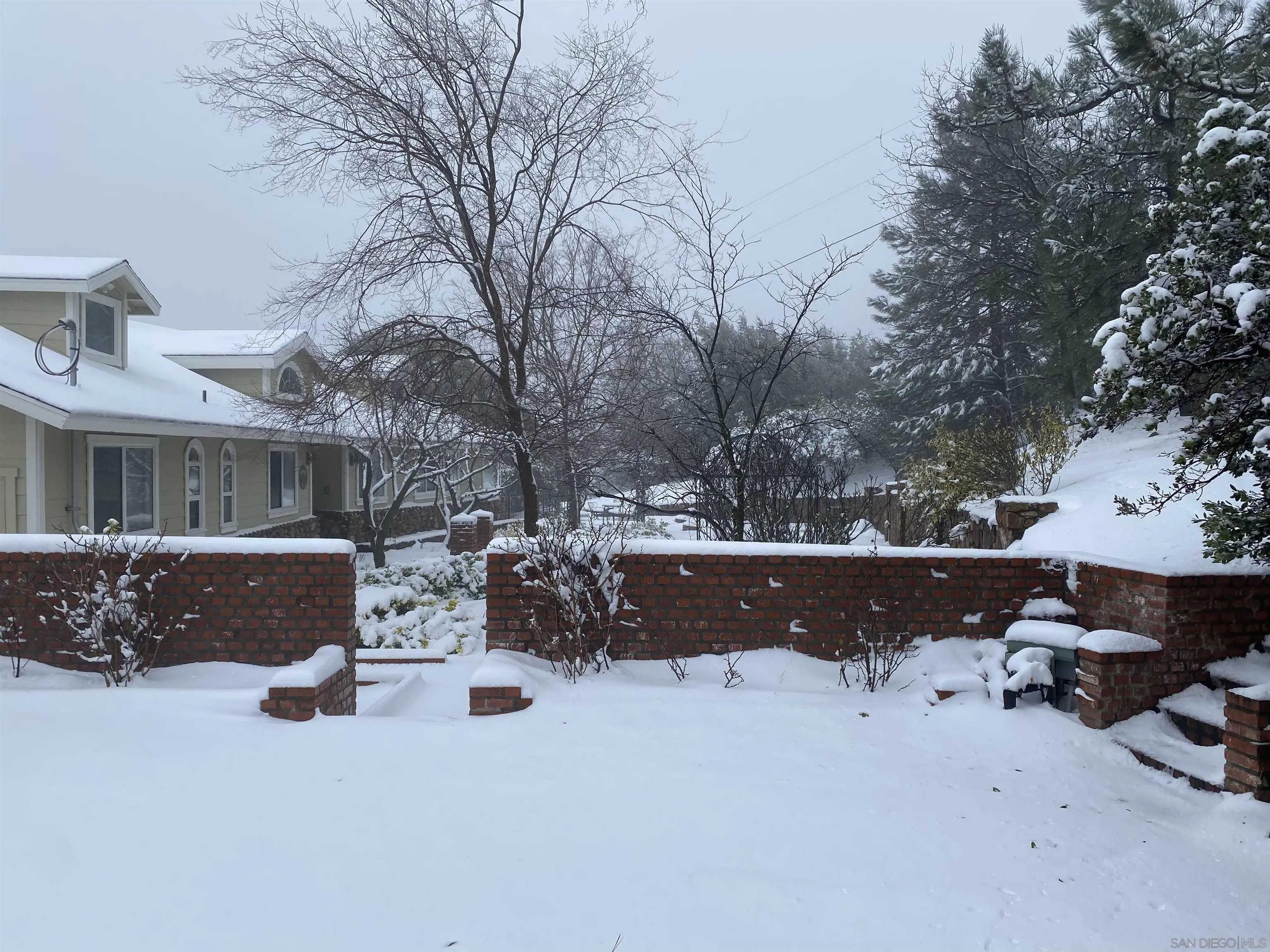 1577 Oak Land