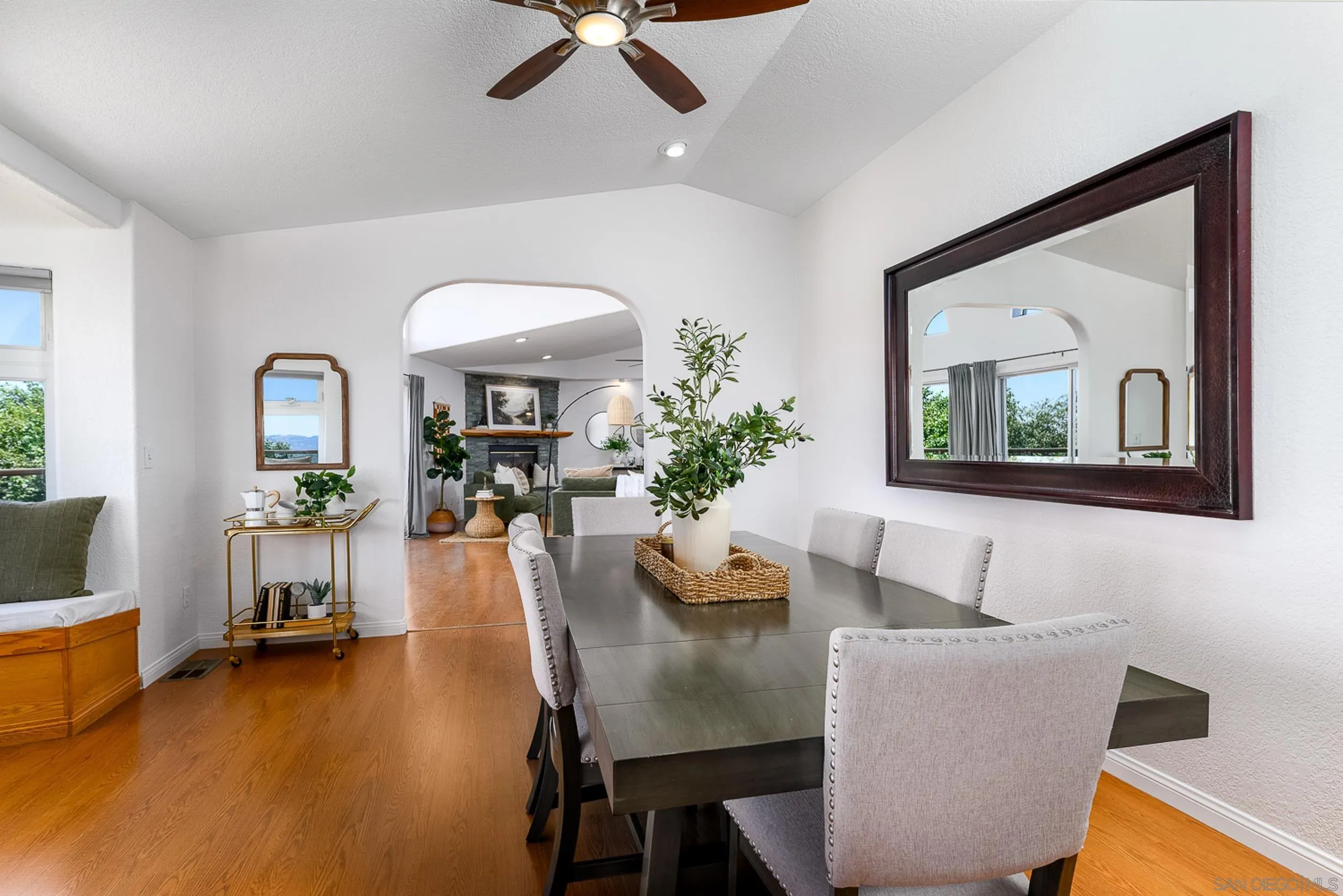 1577 Oak Land