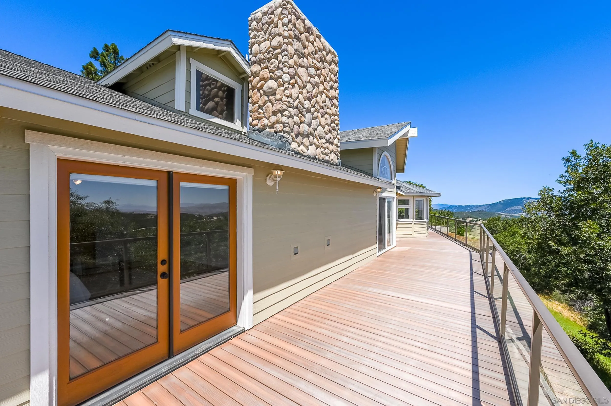 1577 Oak Land