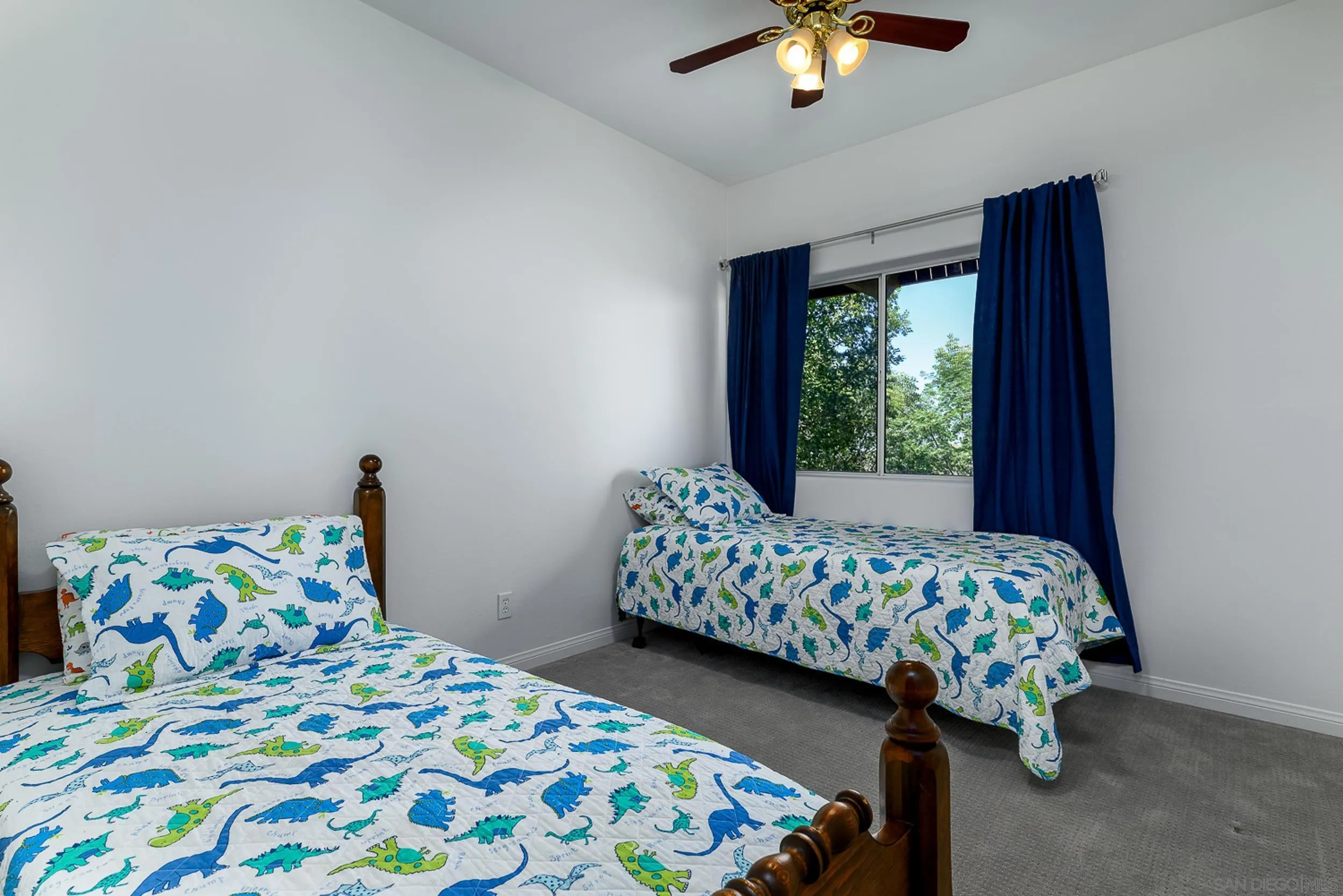 1577 Oak Land