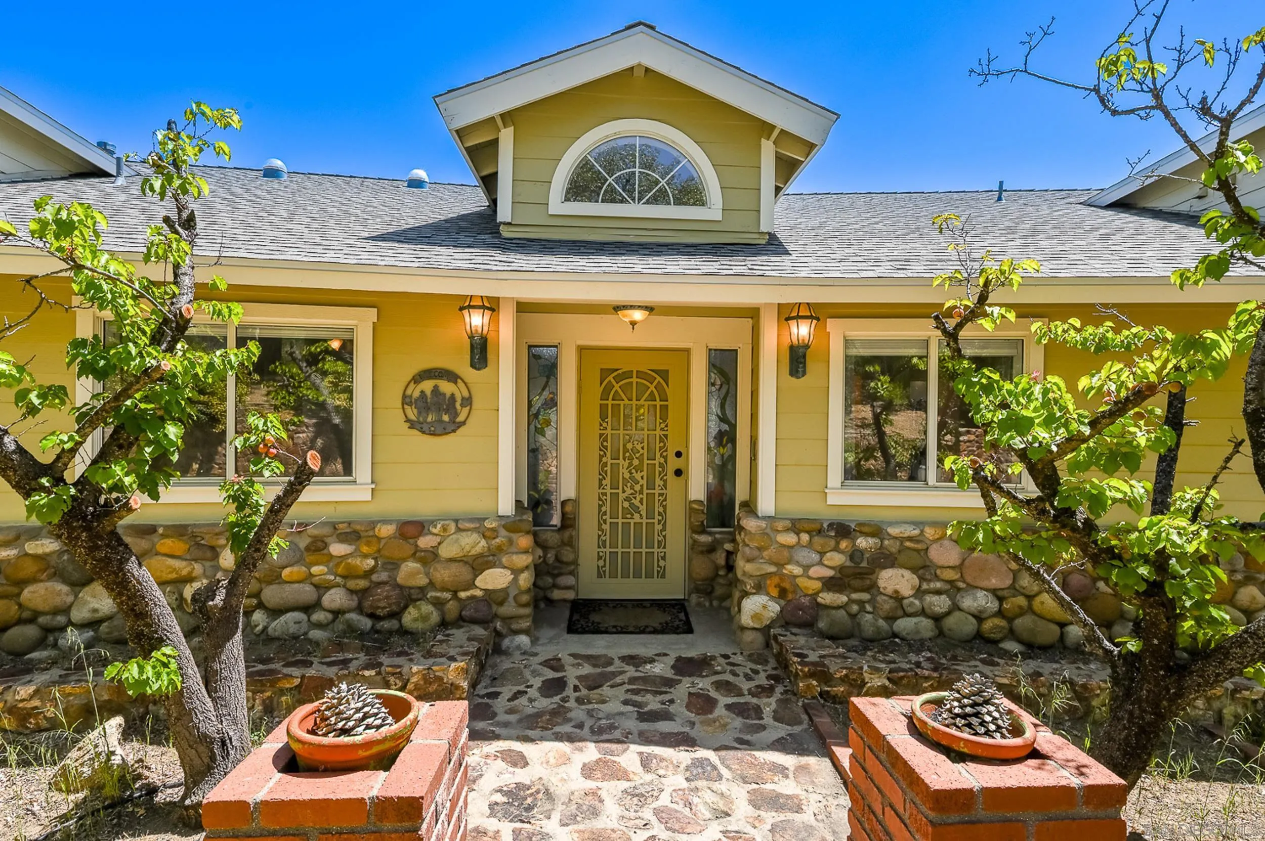 1577 Oak Land