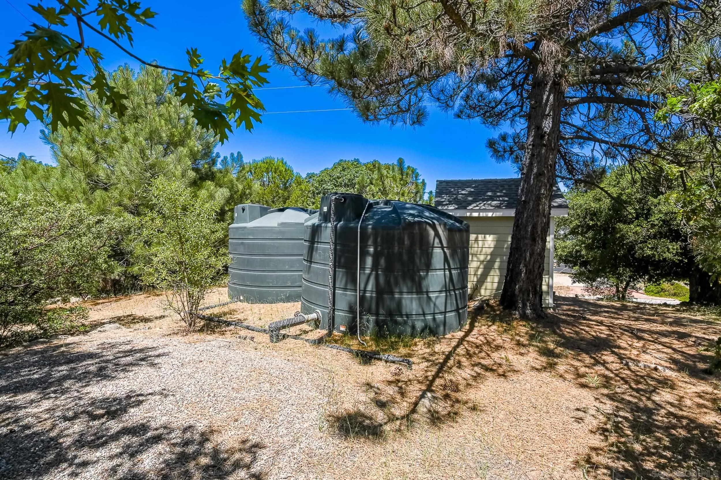 1577 Oak Land