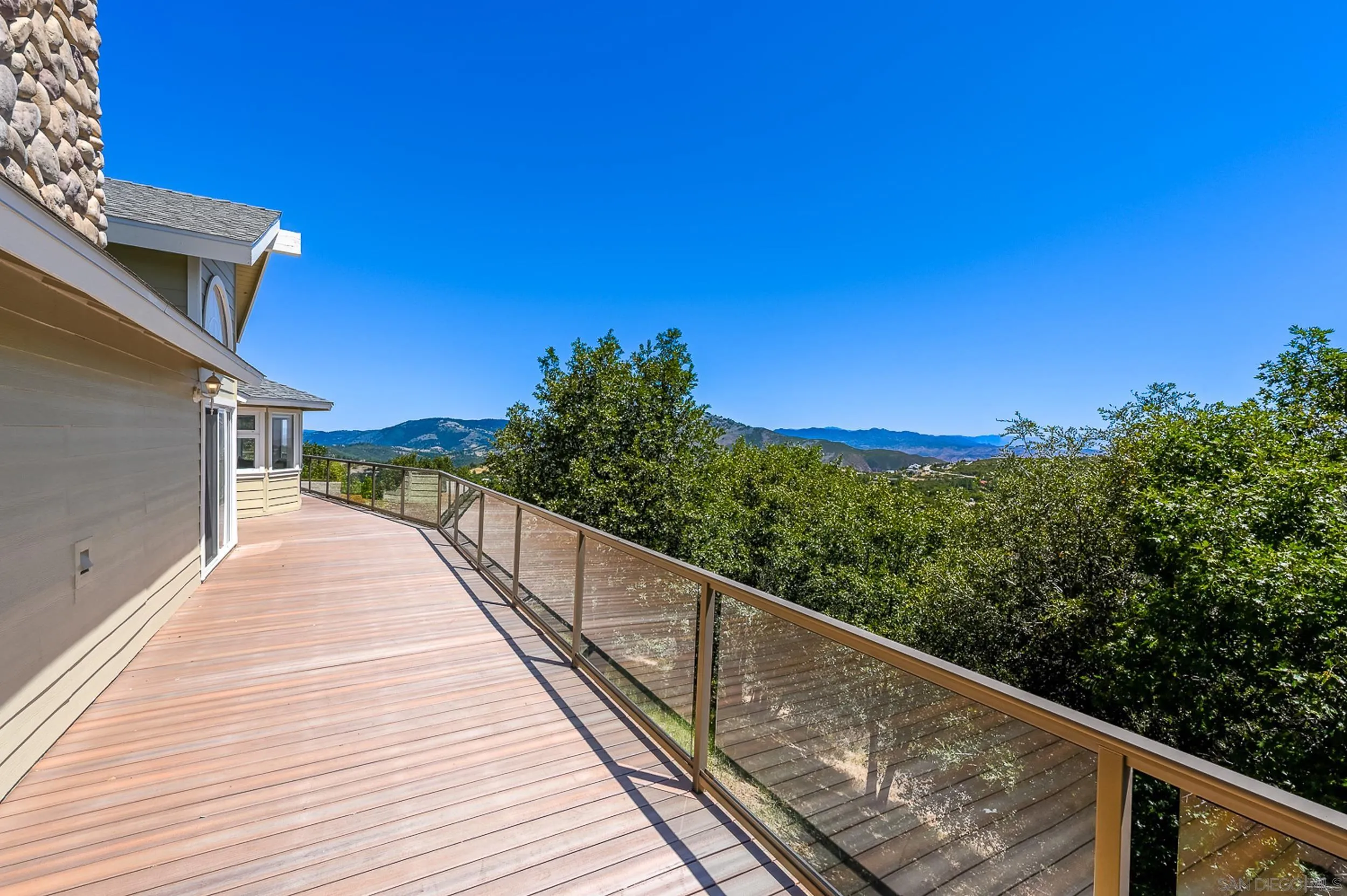 1577 Oak Land