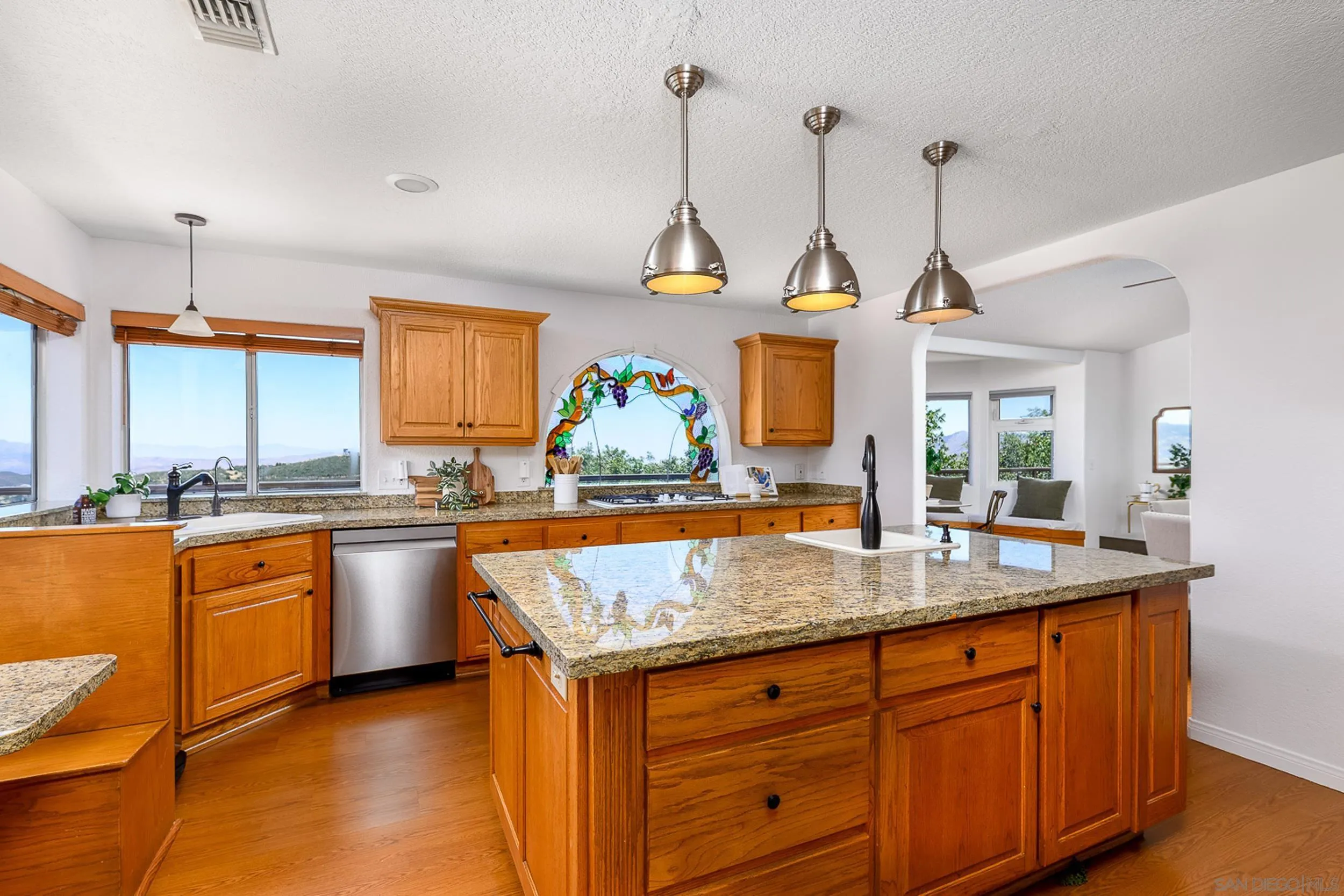 1577 Oak Land