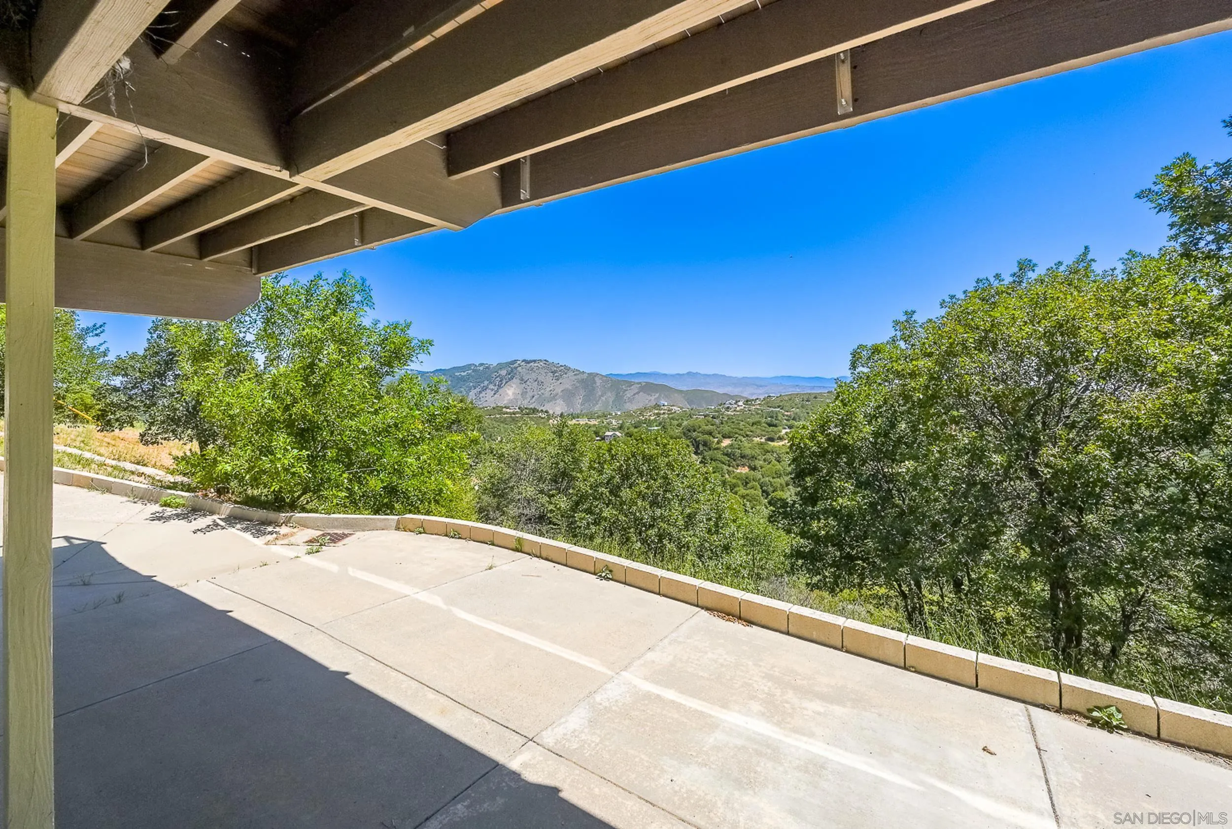 1577 Oak Land