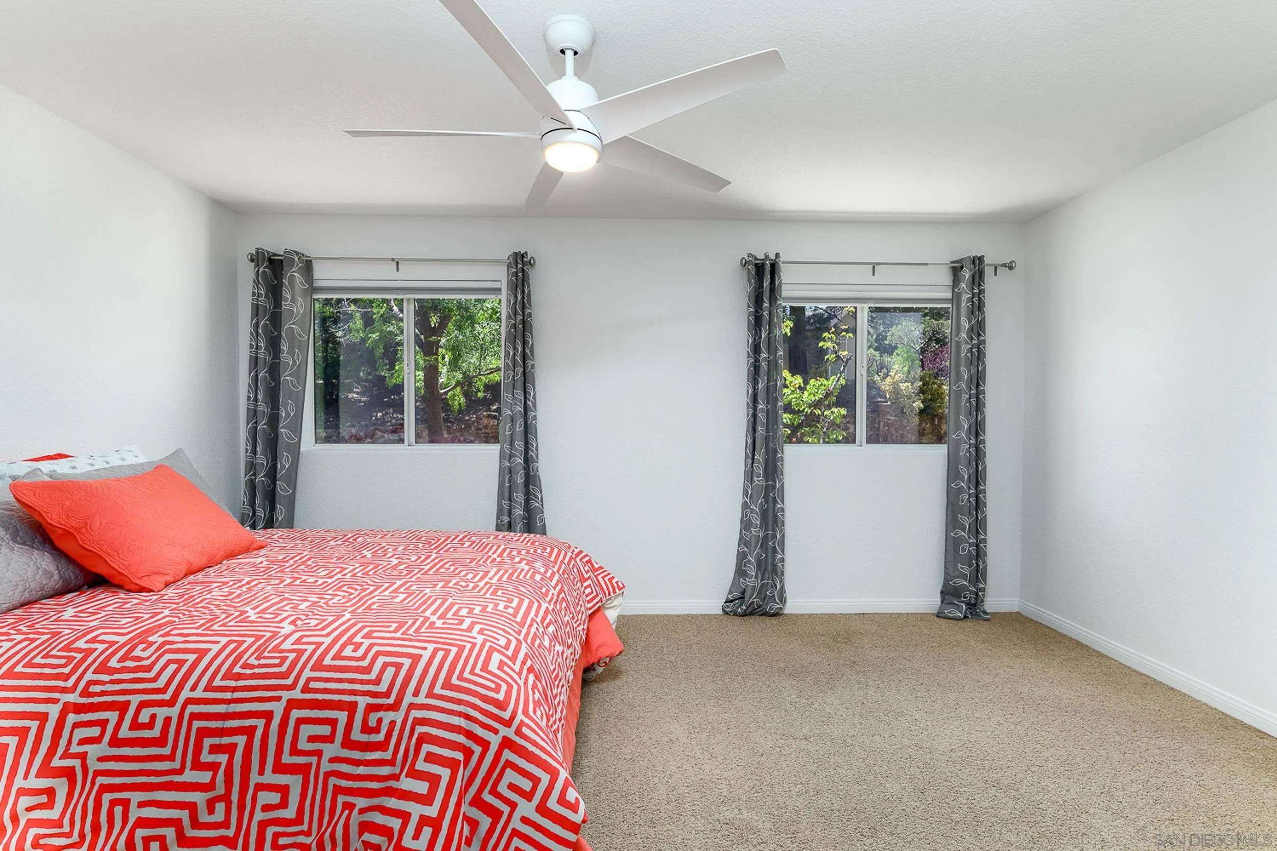 1577 Oak Land