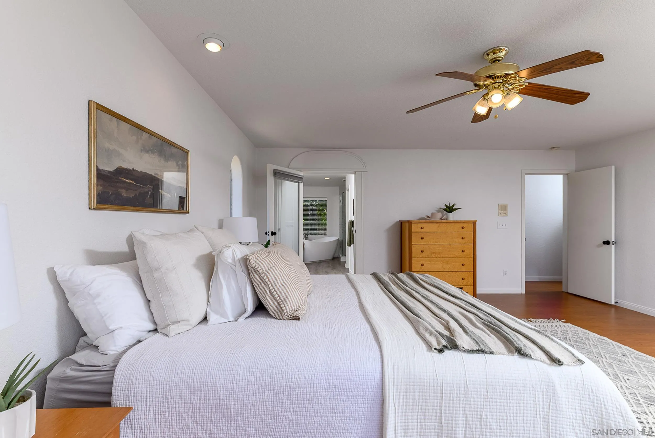 1577 Oak Land