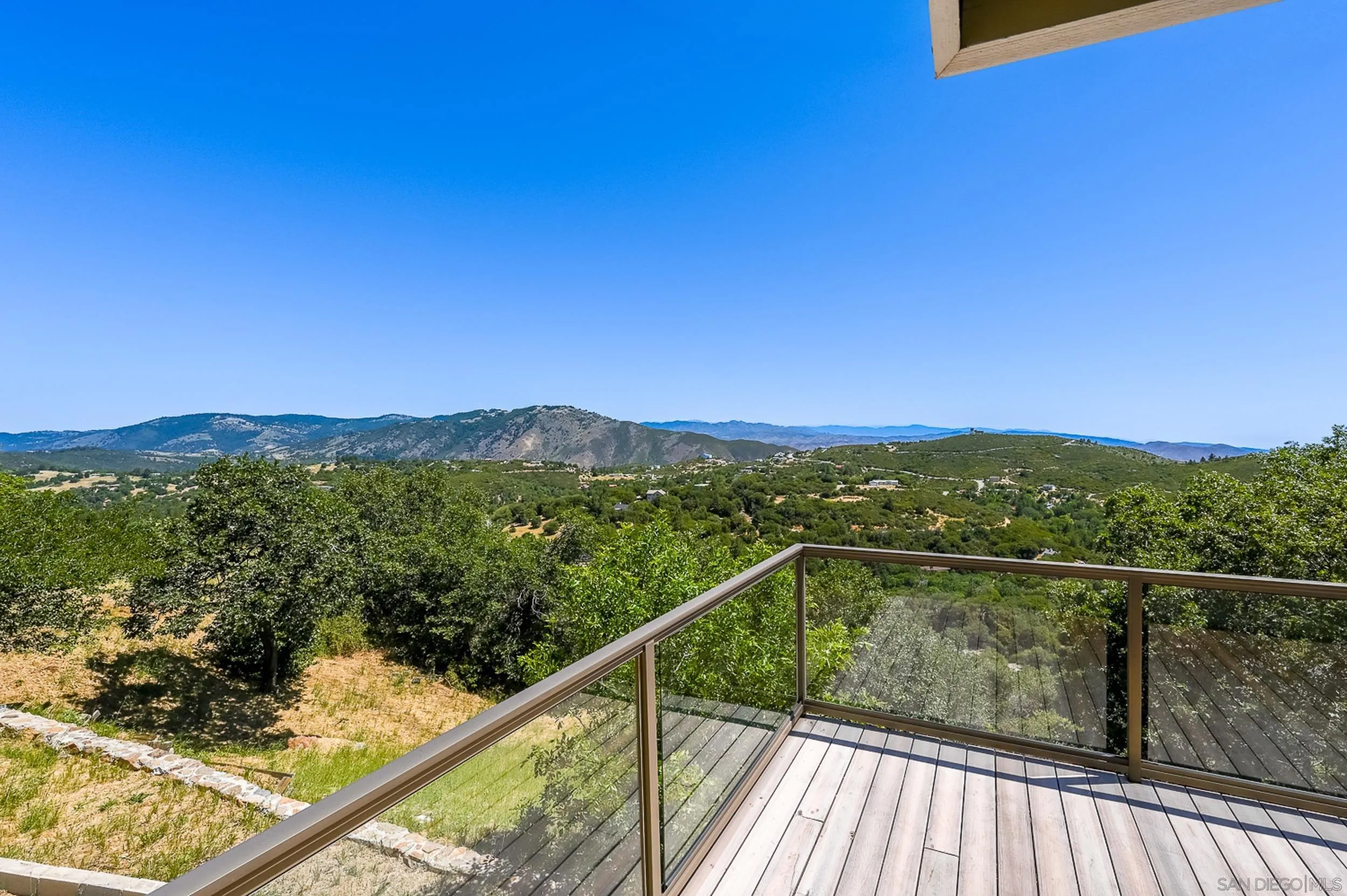 1577 Oak Land