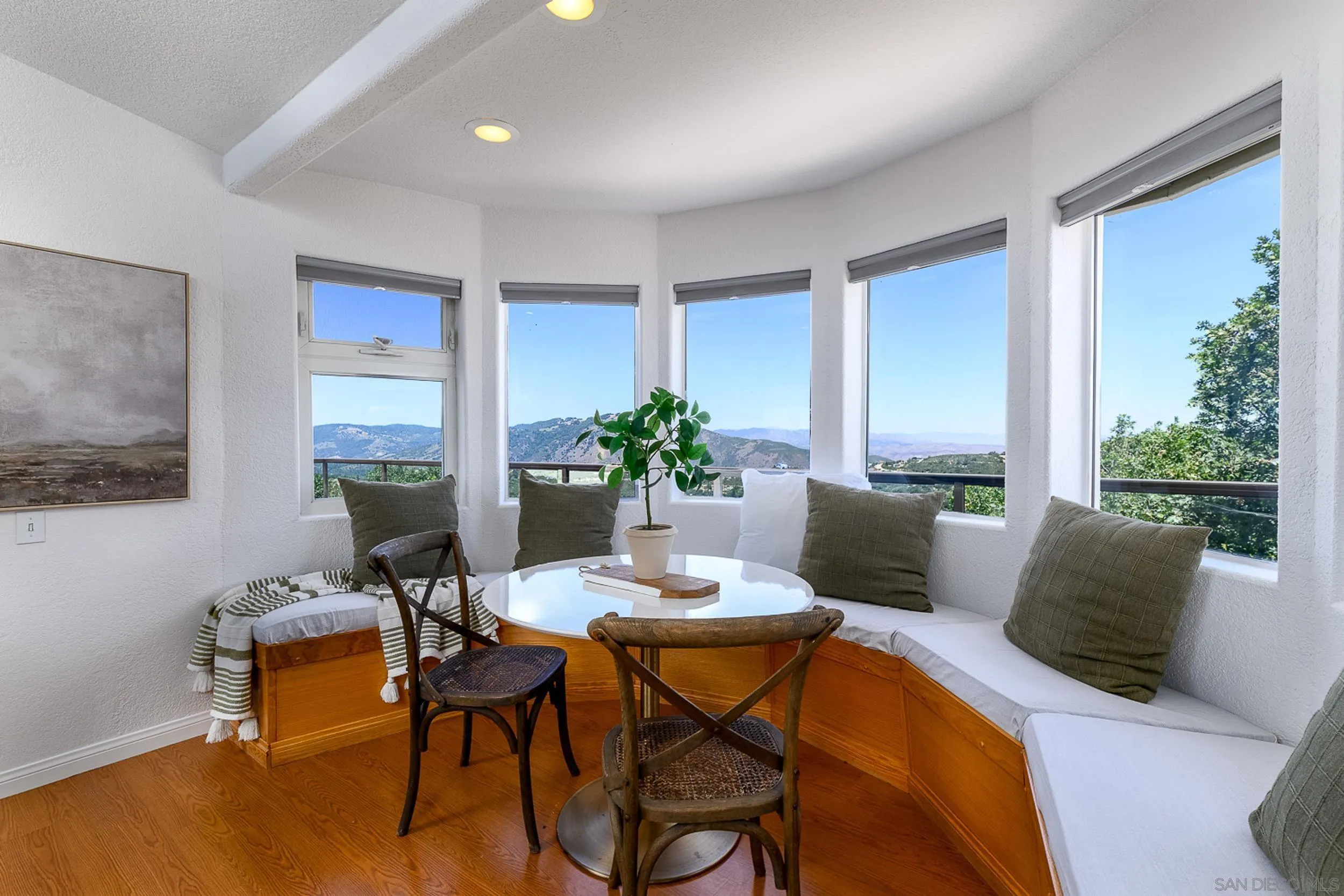 1577 Oak Land