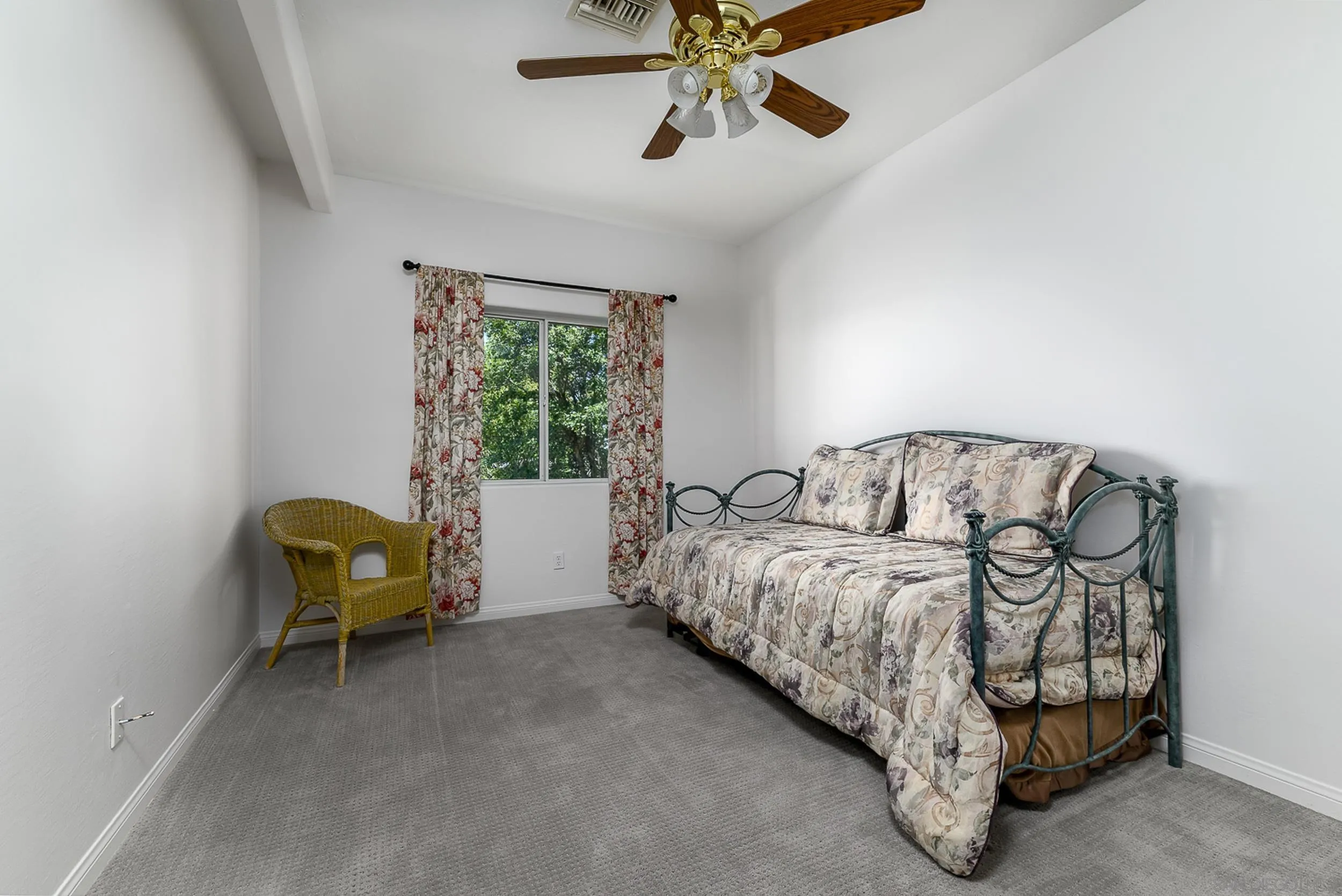 1577 Oak Land