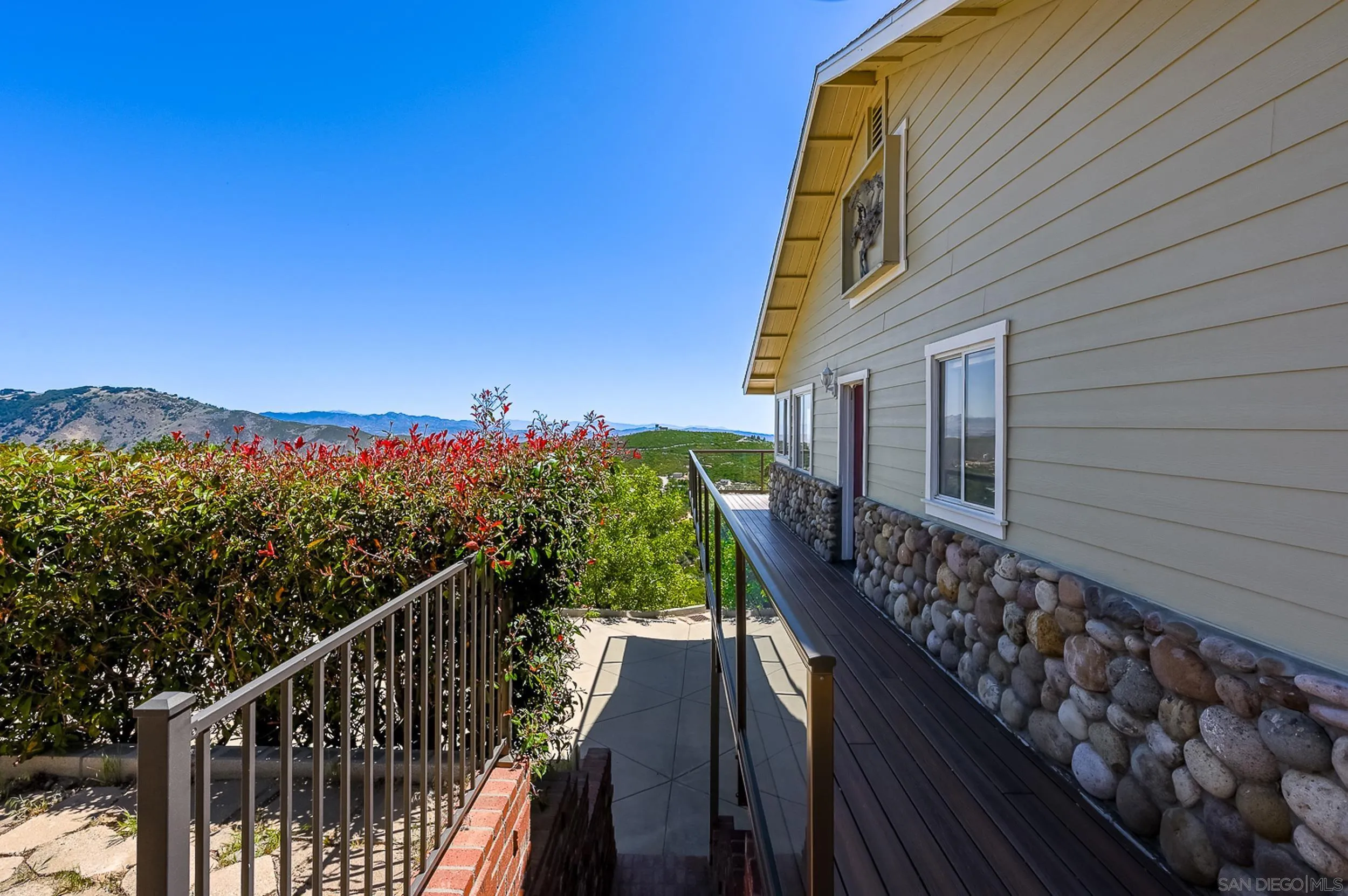 1577 Oak Land