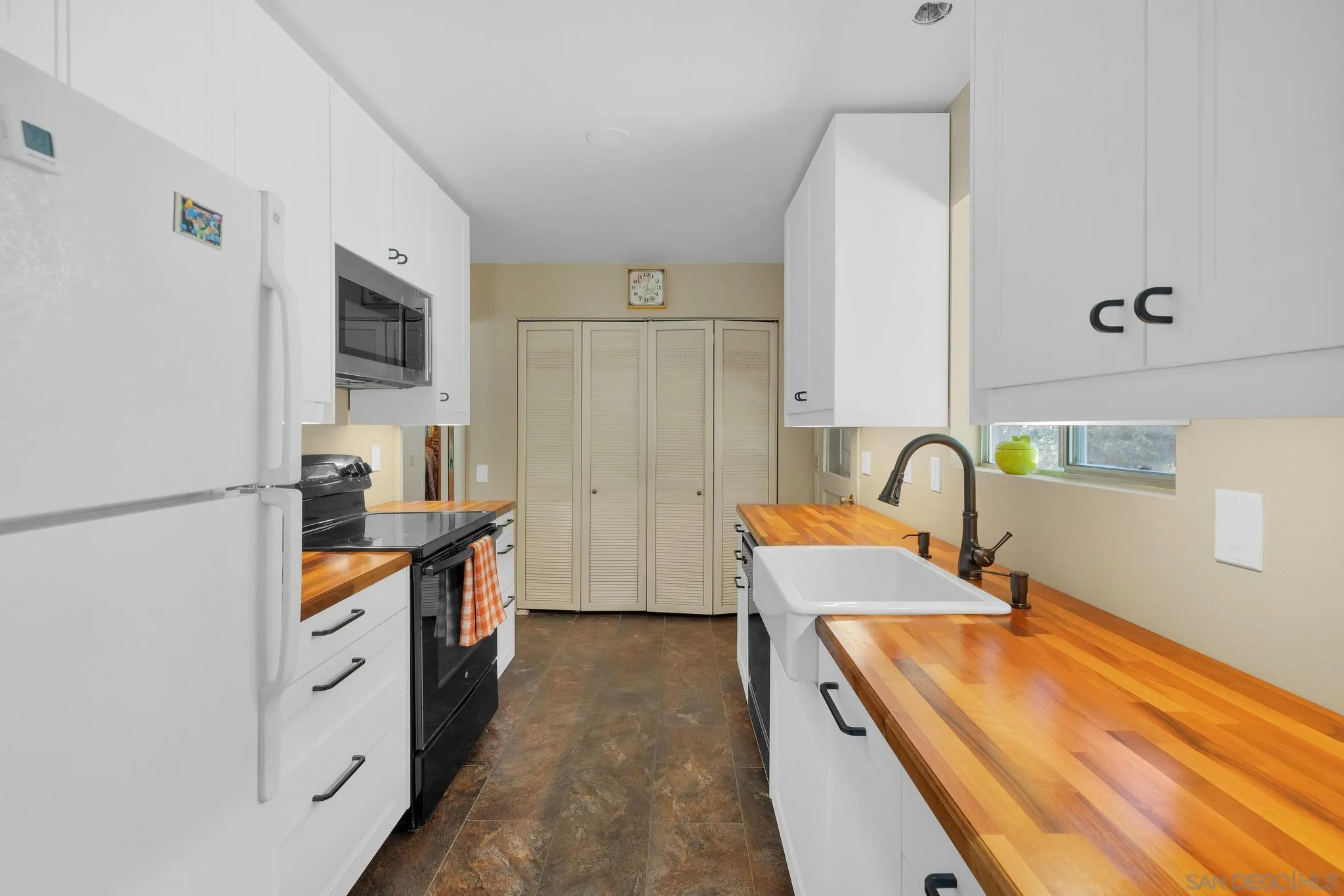 2816 Heliotrope Dr