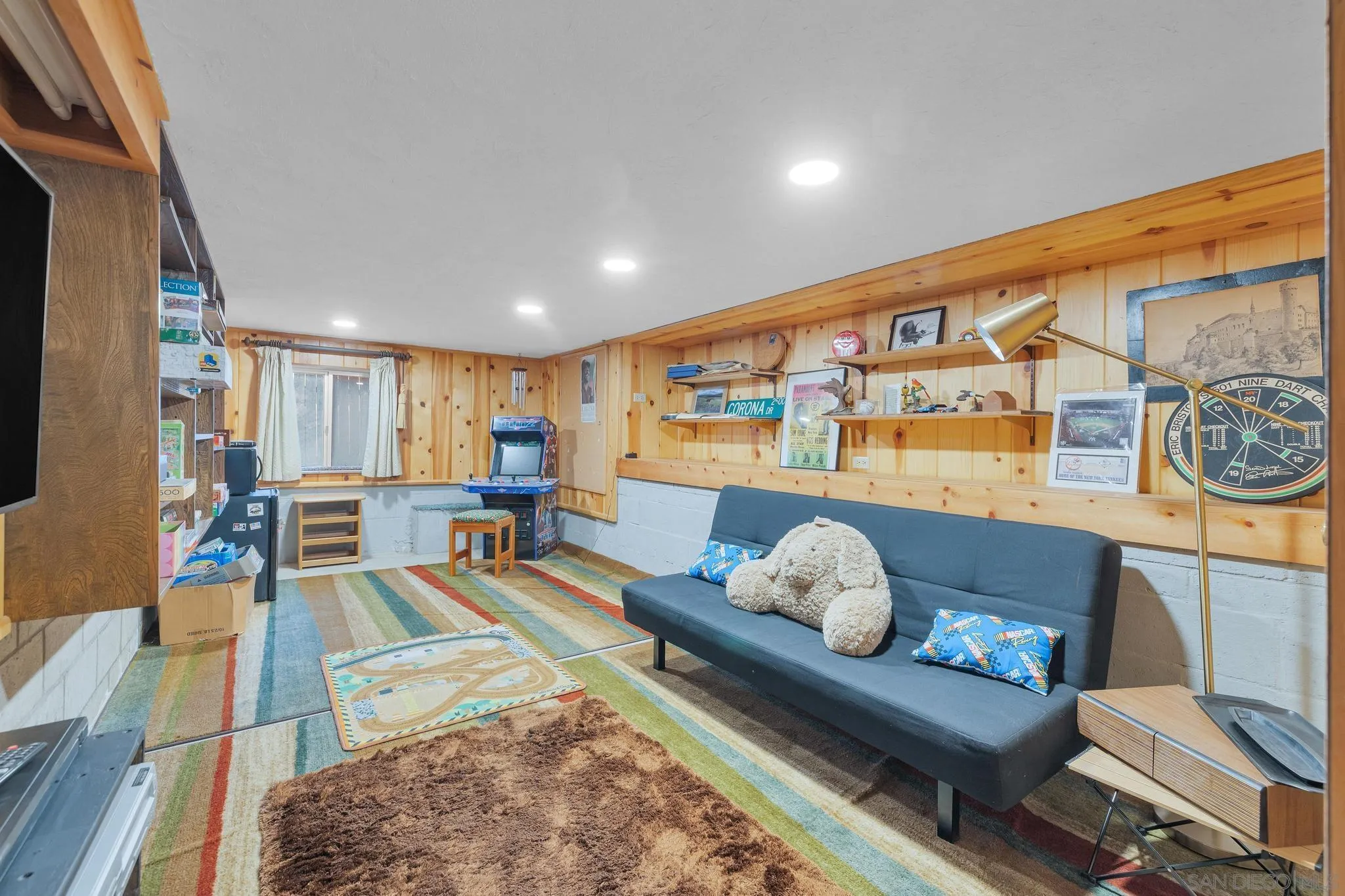 2816 Heliotrope Dr
