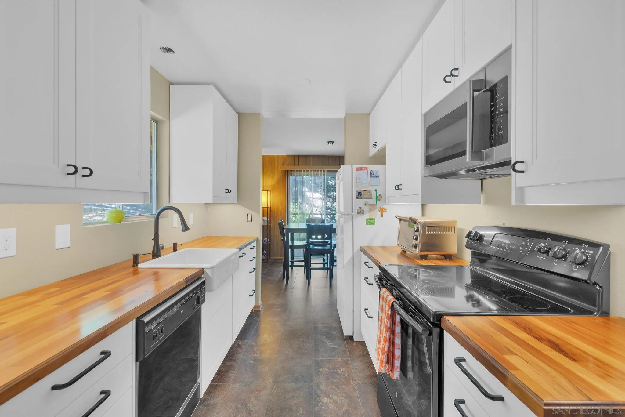 2816 Heliotrope Dr