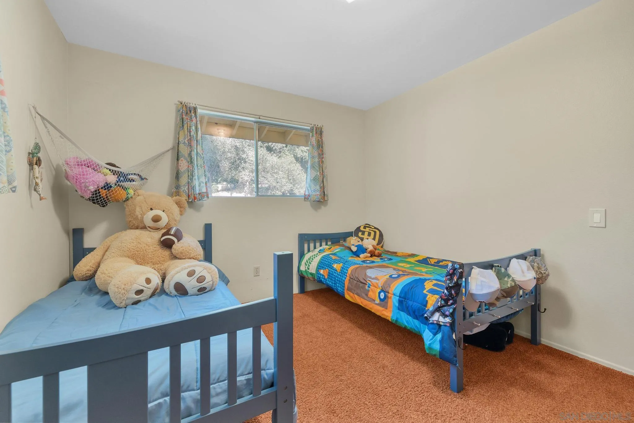 2816 Heliotrope Dr