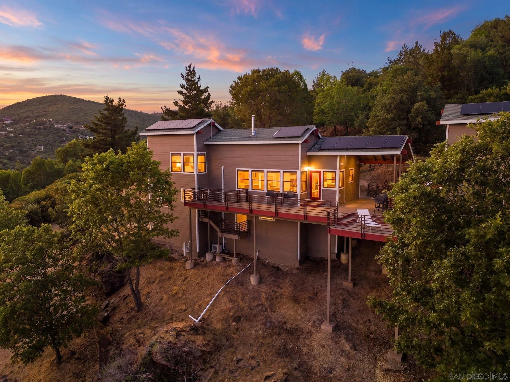 7256 Cosmit Ln