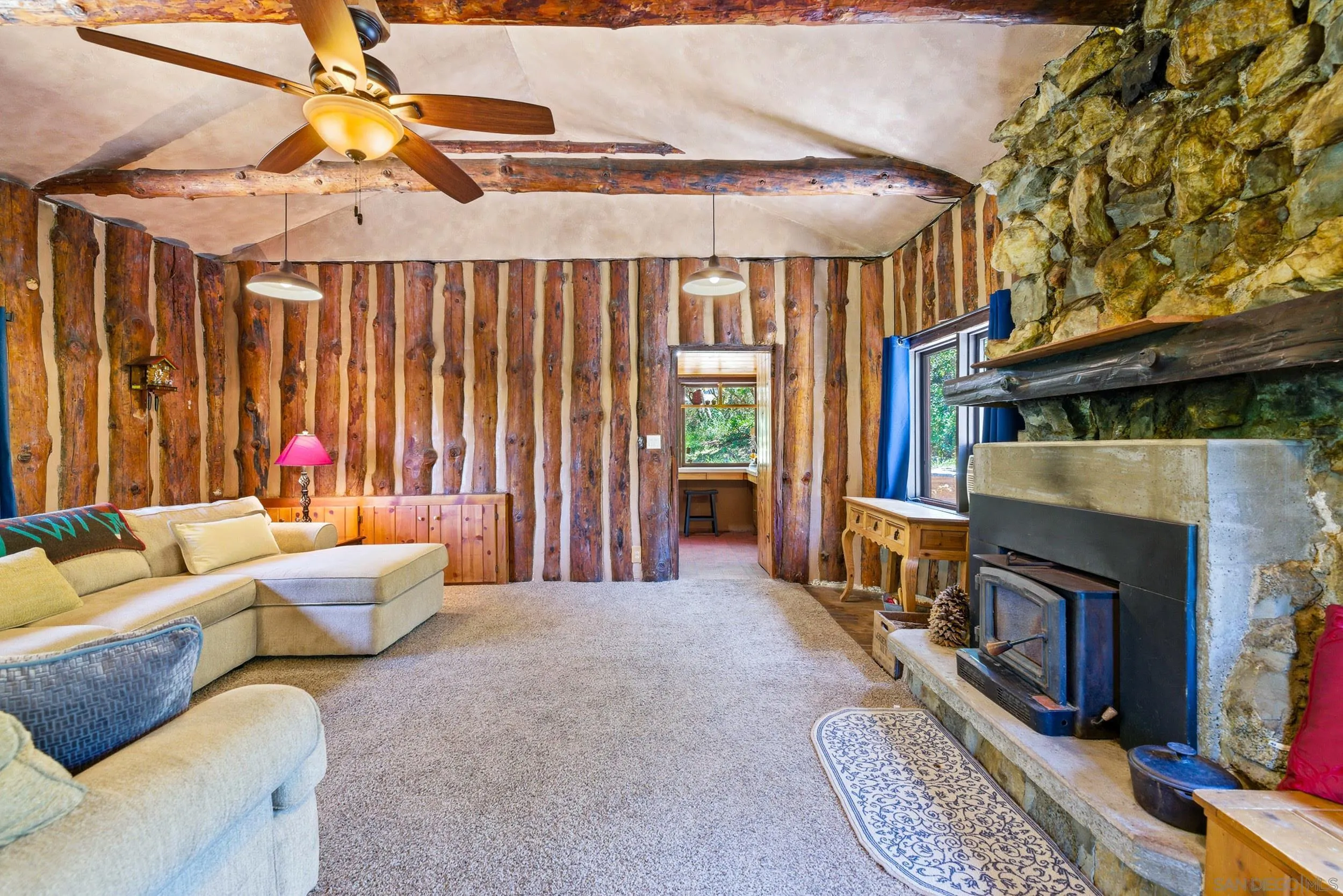 2727 Lakeview Dr