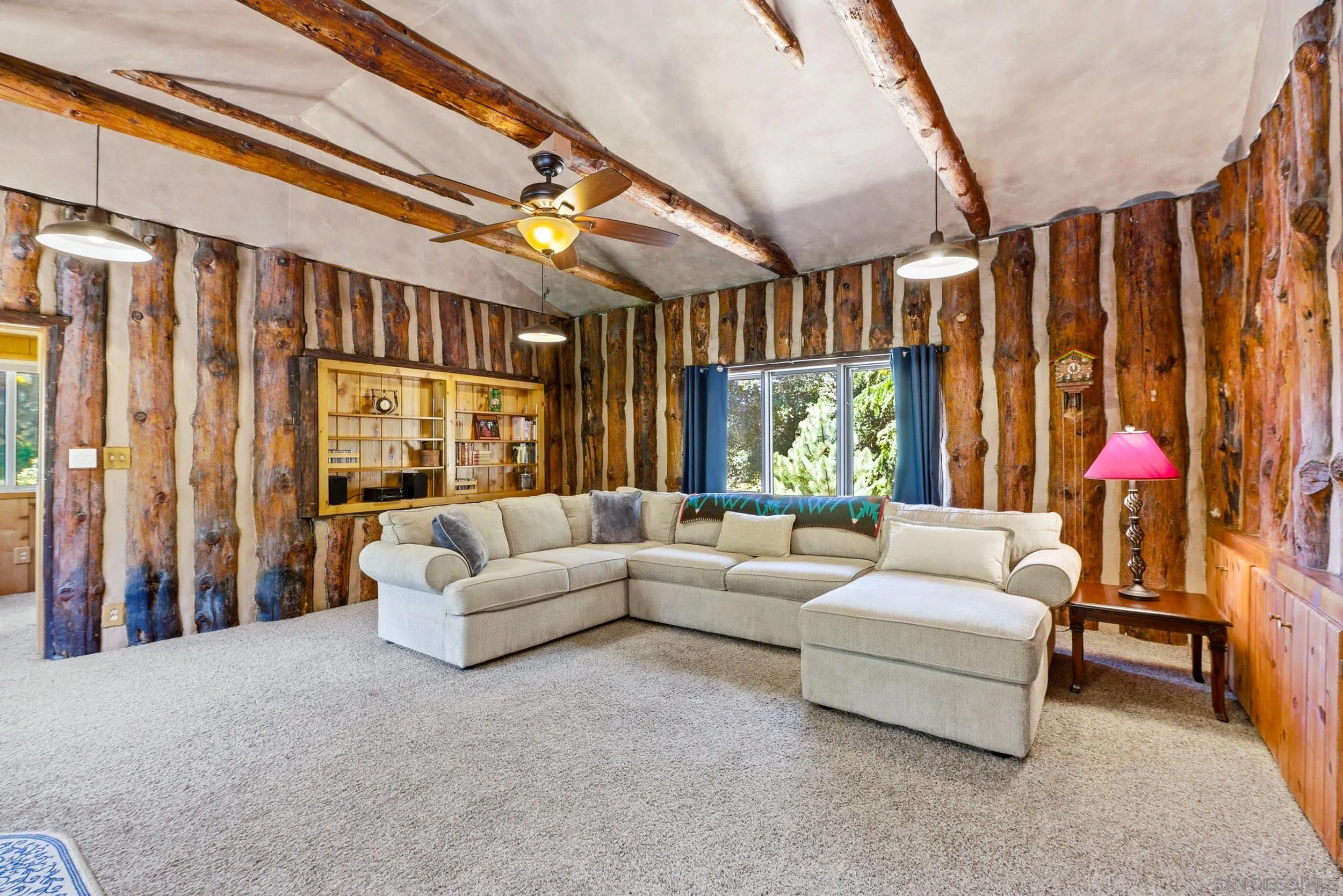 2727 Lakeview Dr