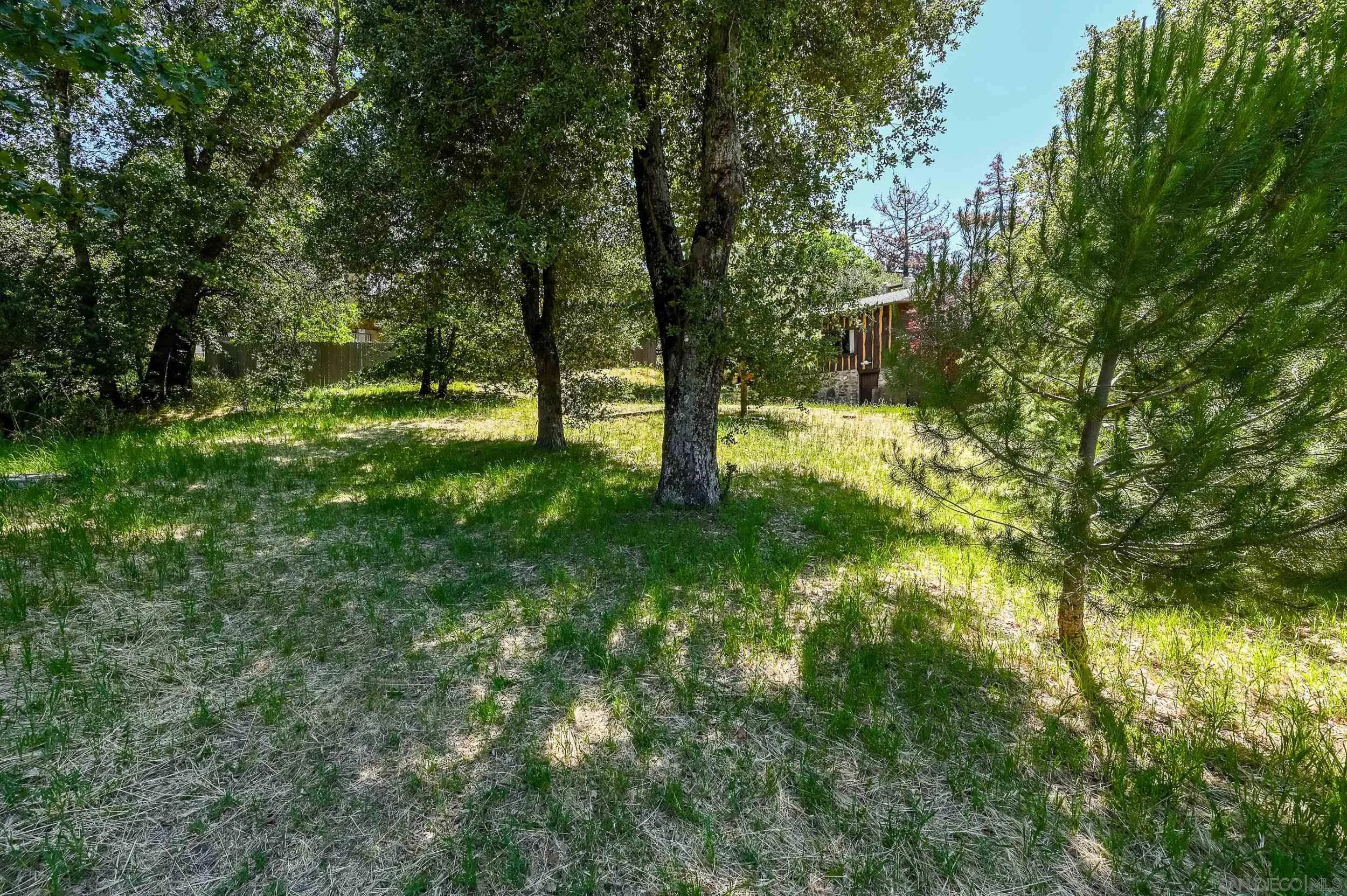 2727 Lakeview Dr