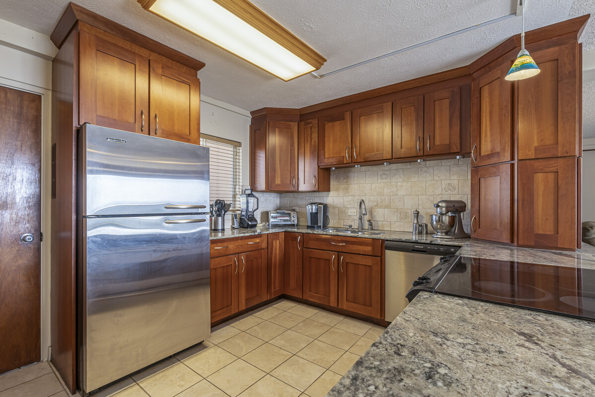 75-5766 KUAKINI HIGHWAY 704