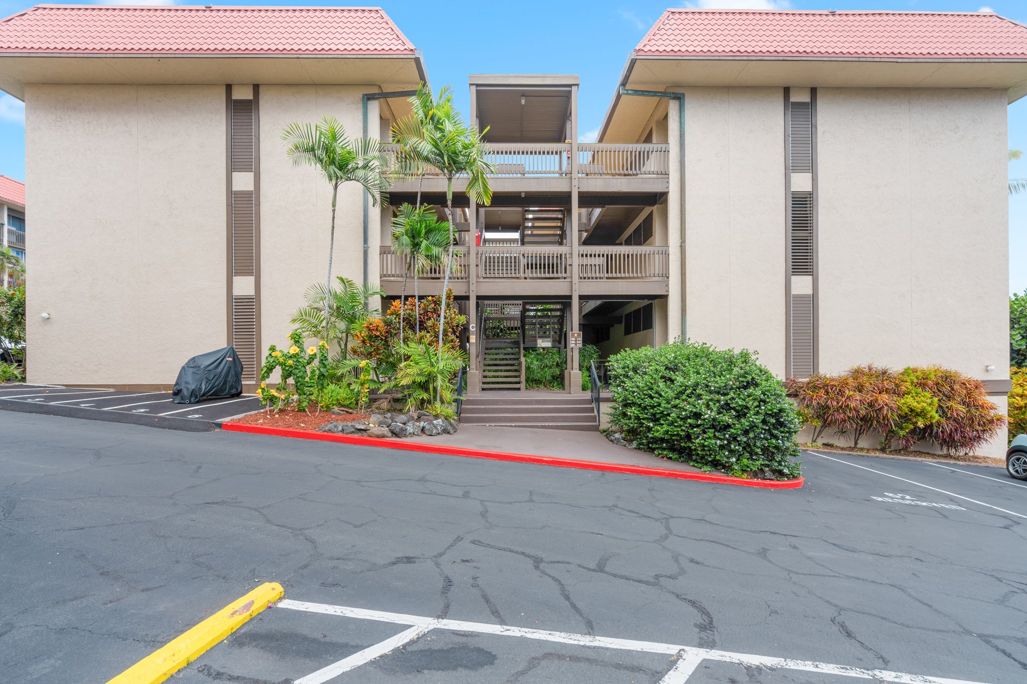 75-5873 WALUA RD 208