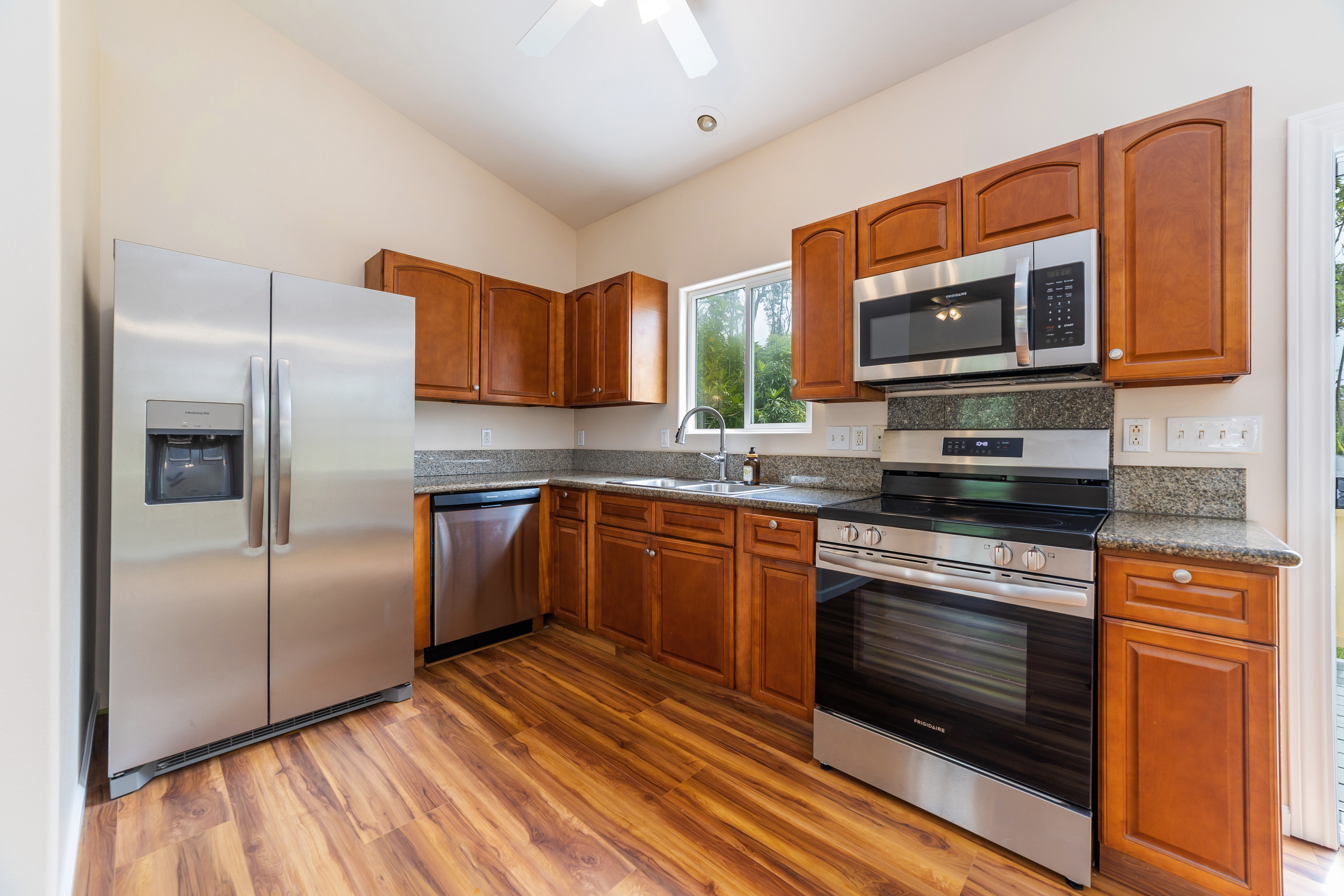16-2157 PLUMERIA DR