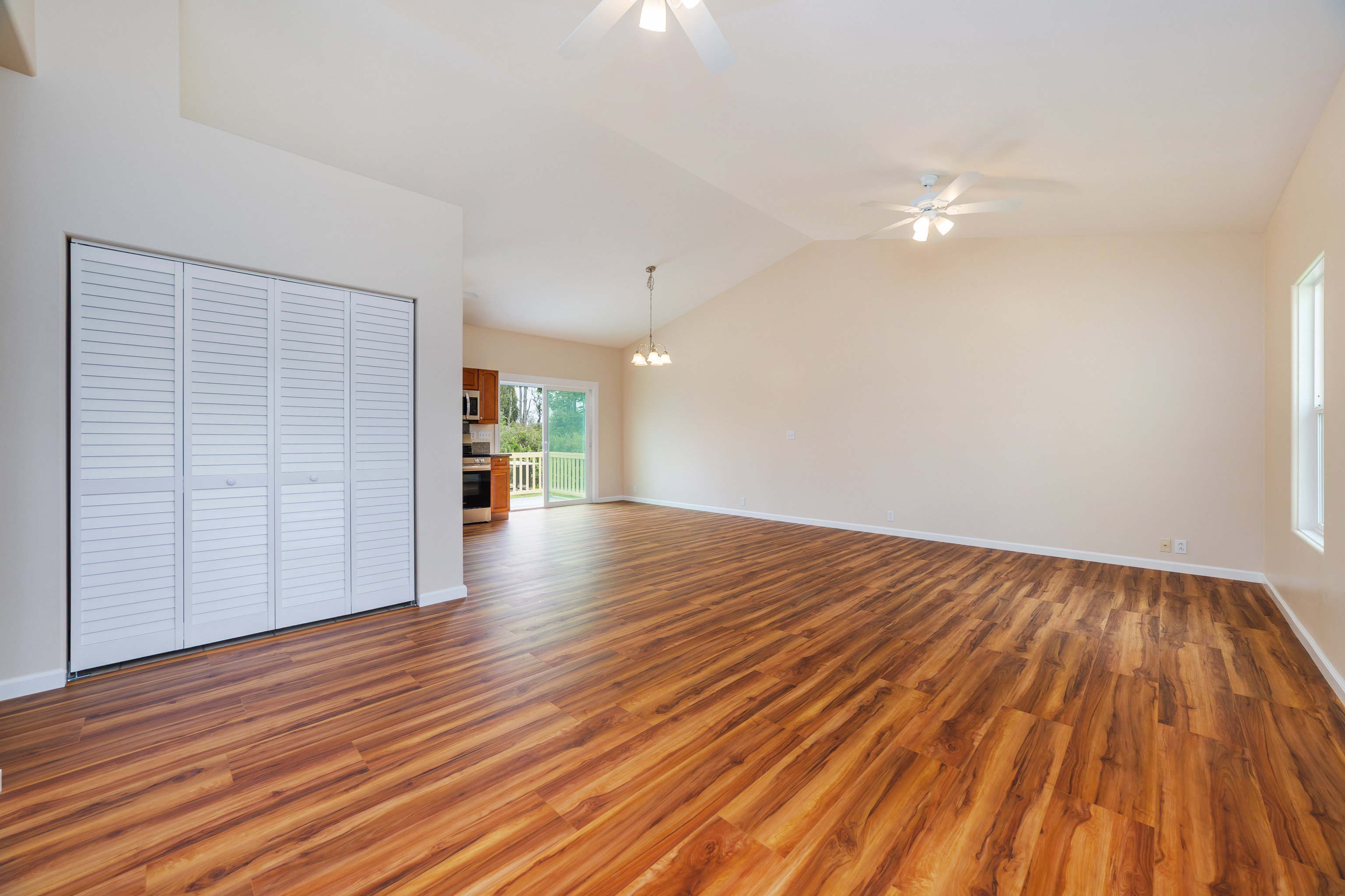 16-2157 PLUMERIA DR