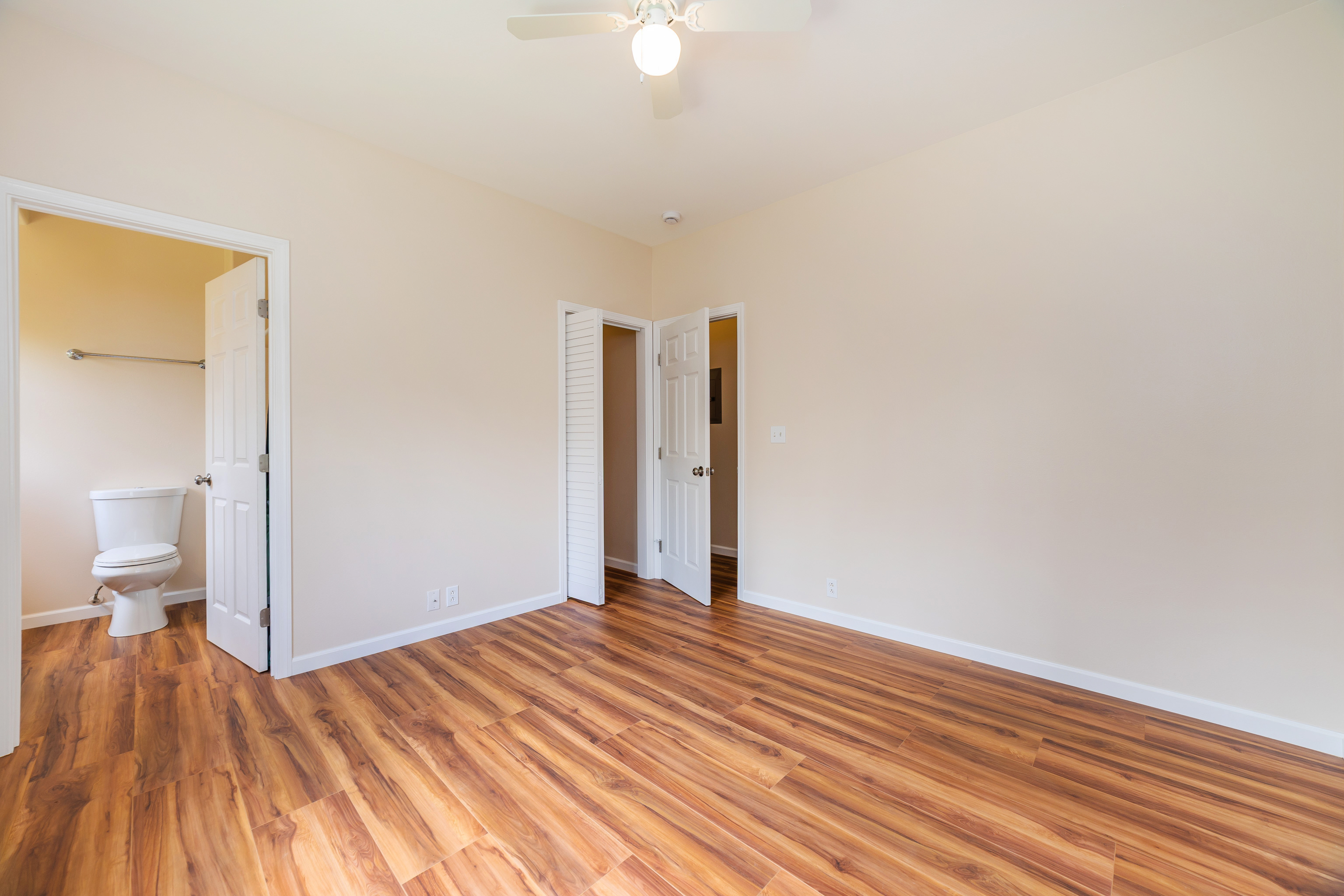 16-2157 PLUMERIA DR
