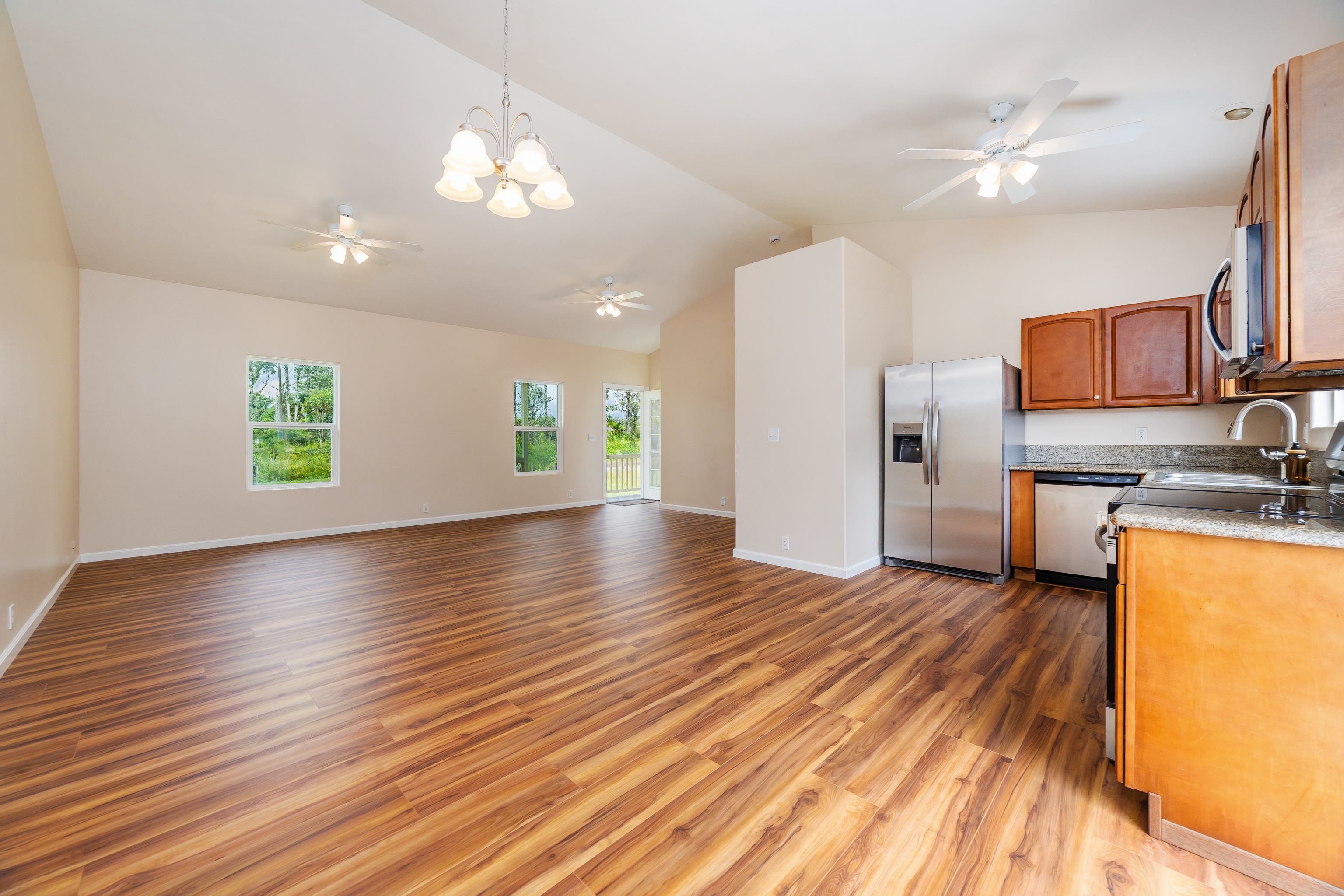 16-2157 PLUMERIA DR