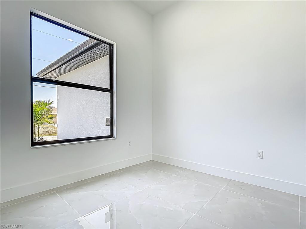 323 NE 19th TER