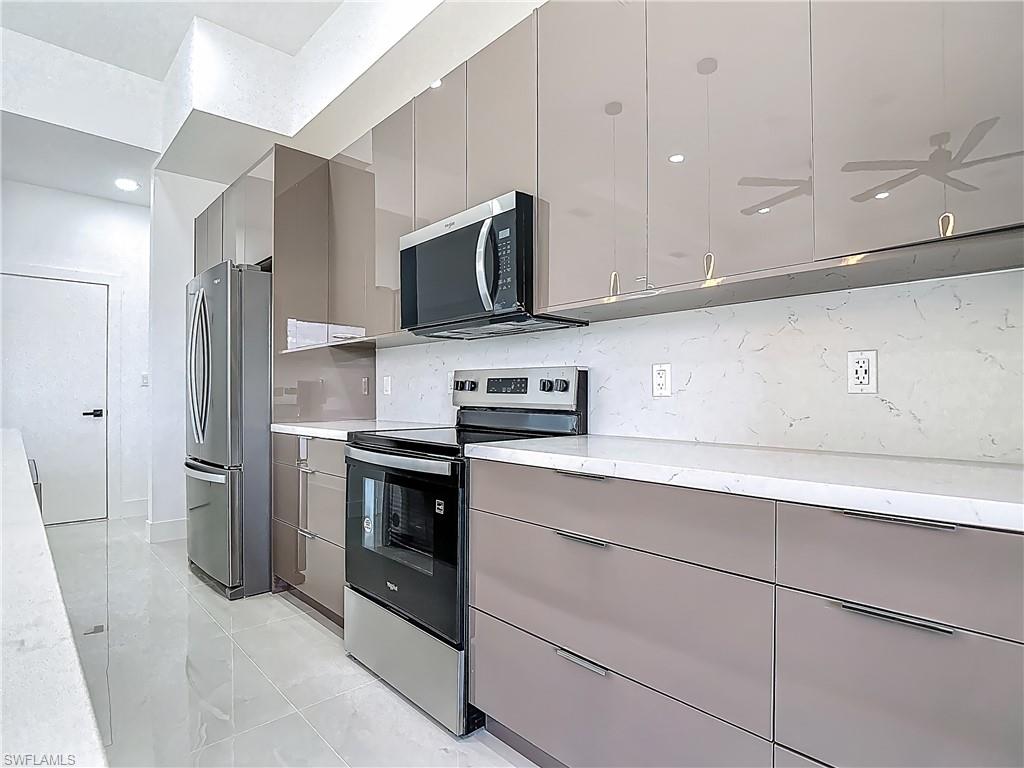 323 NE 19th TER