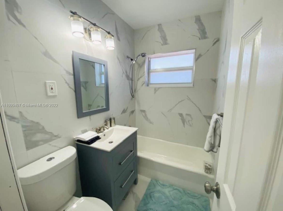2281 SW 15th St