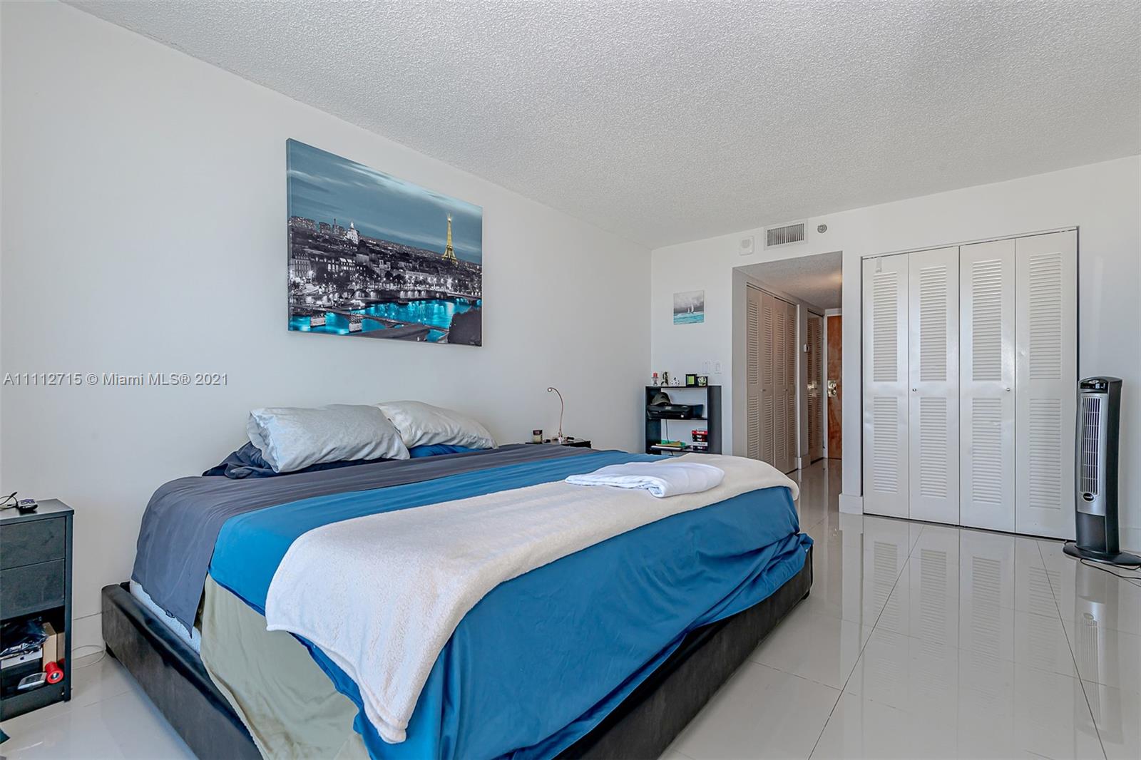 7601 E Treasure Dr Unit: 2302