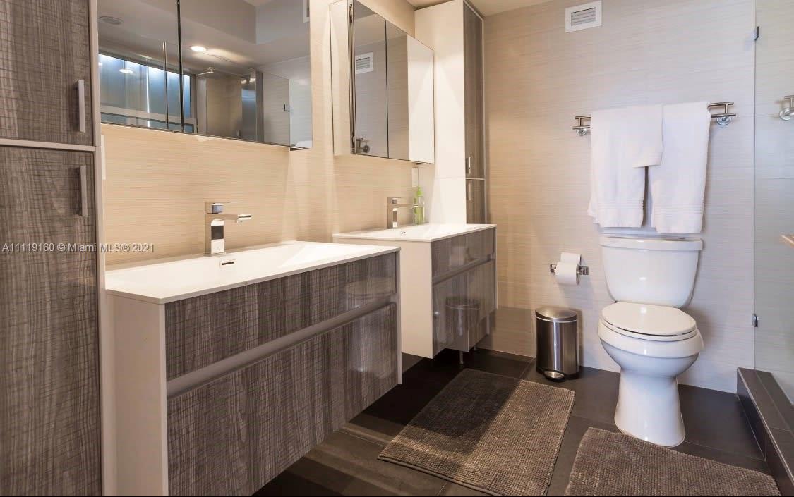 6039 Collins Ave Unit: 817