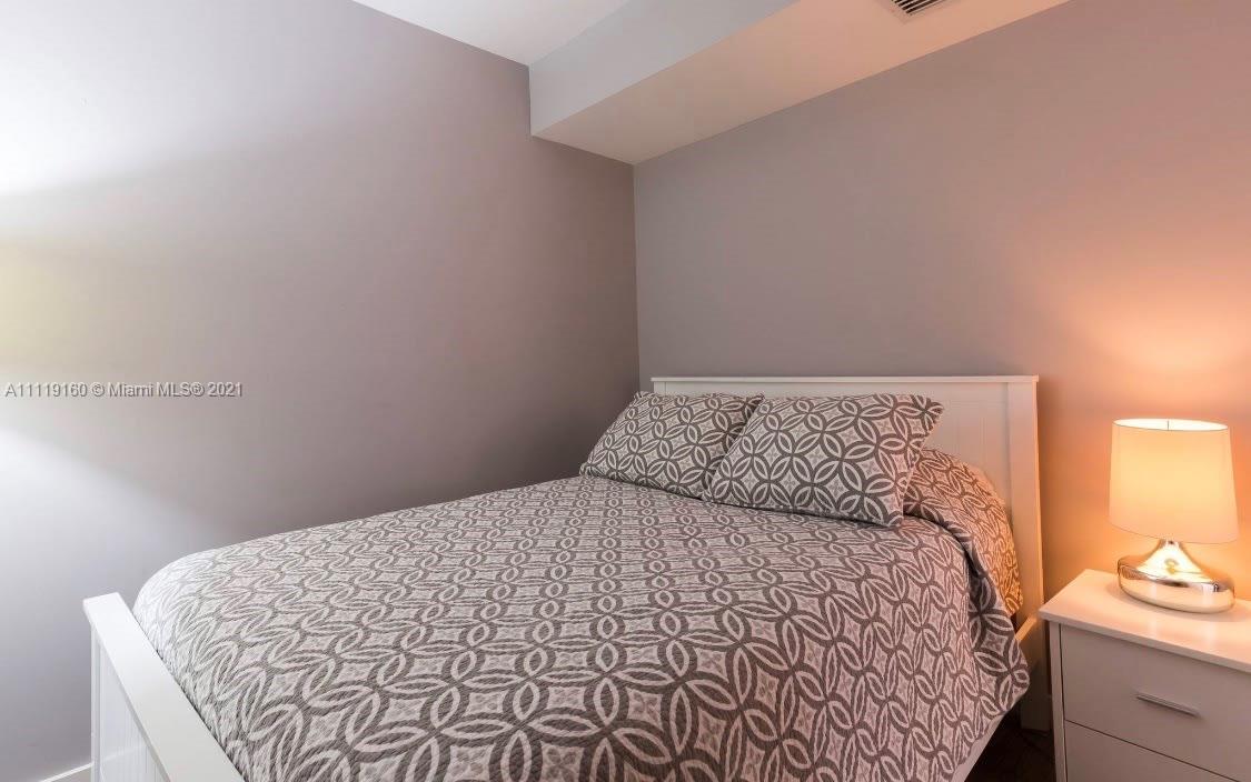 6039 Collins Ave Unit: 817