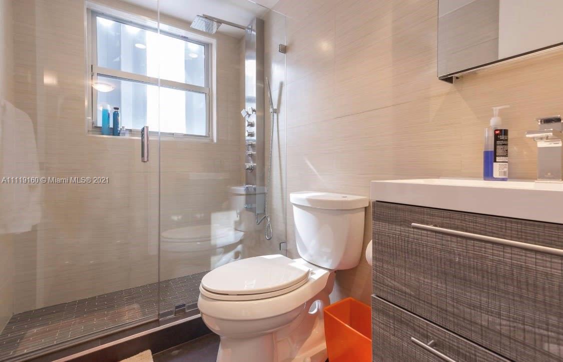 6039 Collins Ave Unit: 817