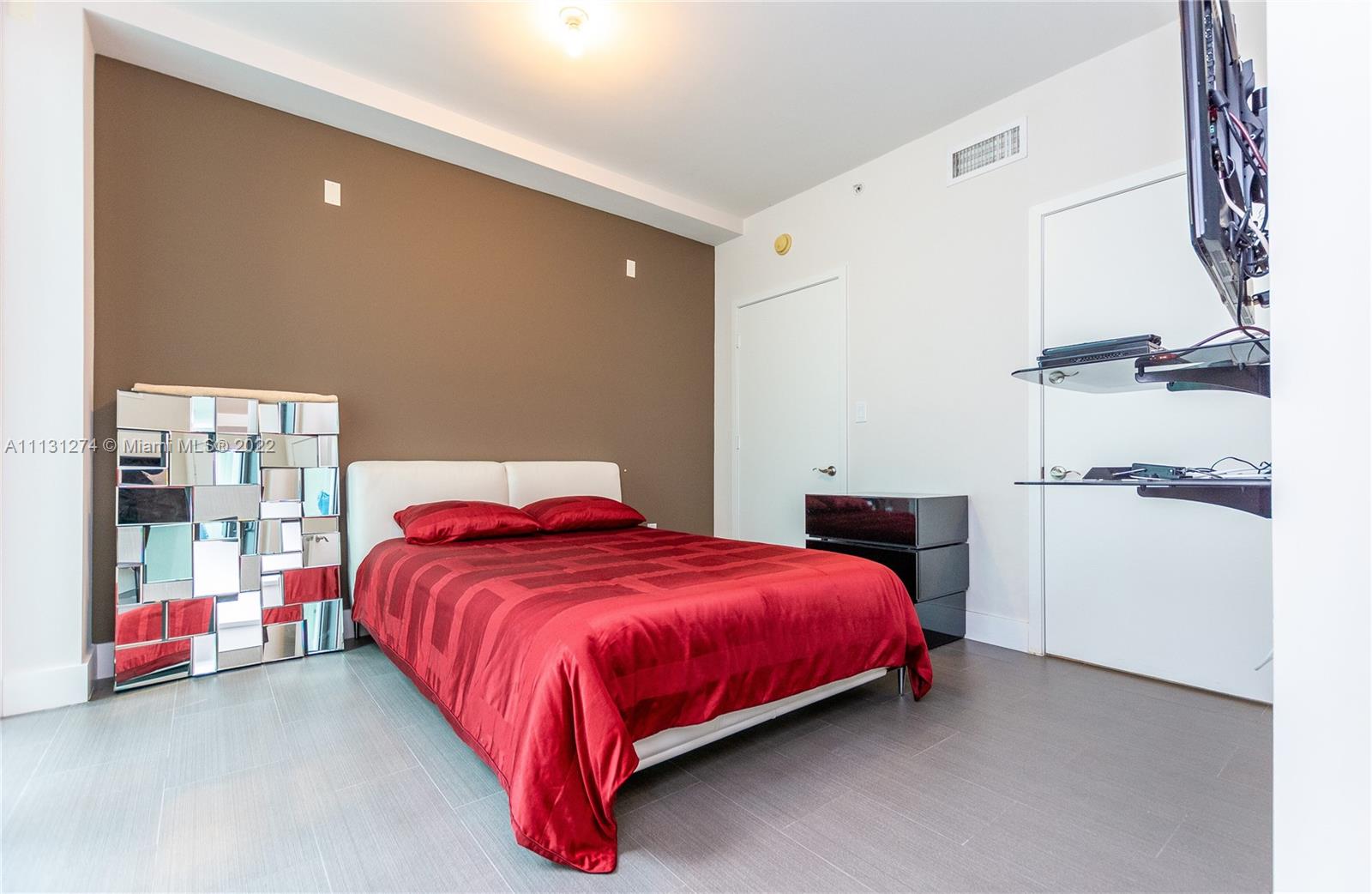 6000 Collins Ave Unit: 338
