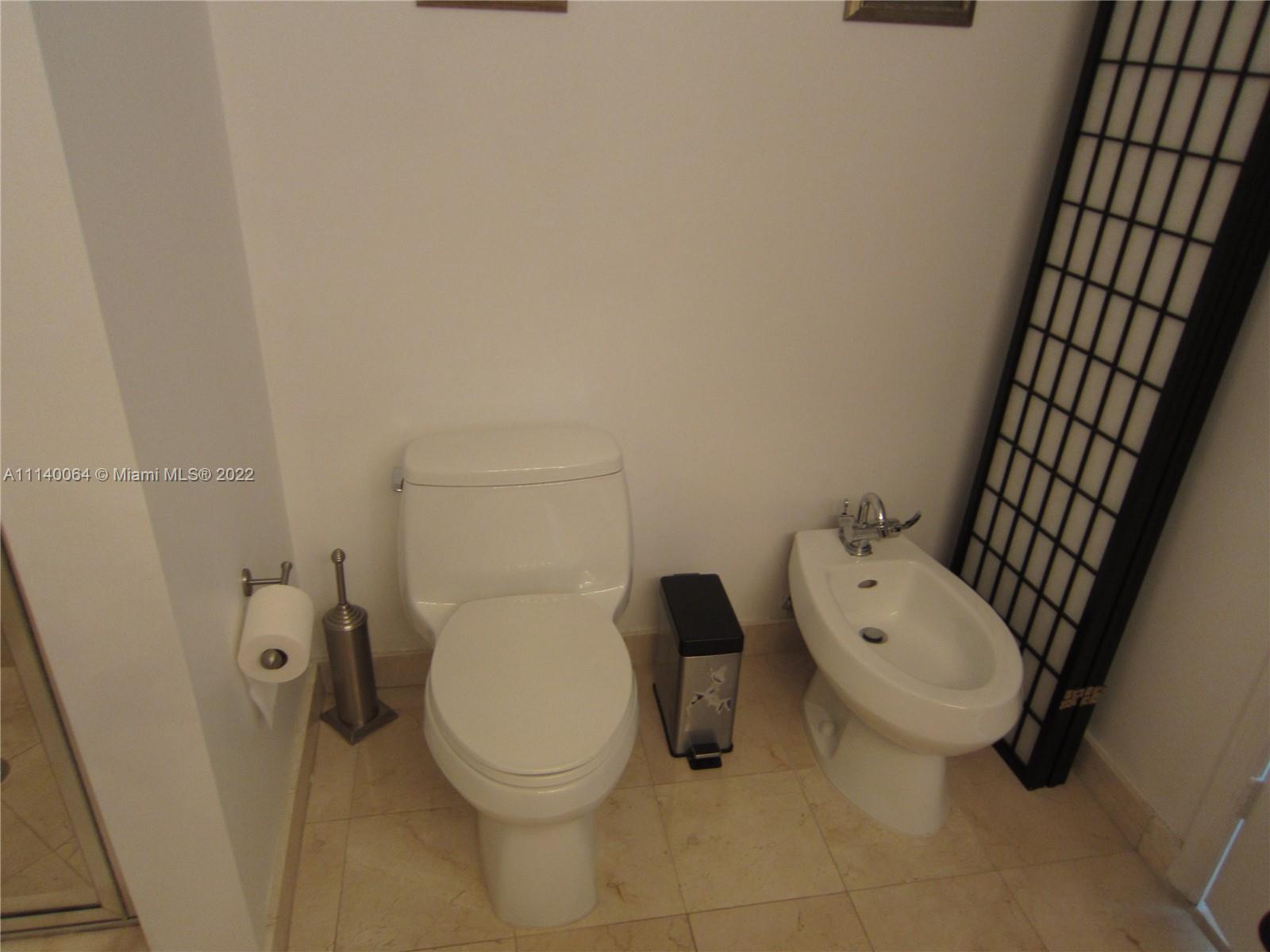 5970 Indian Creek Dr Unit: 402