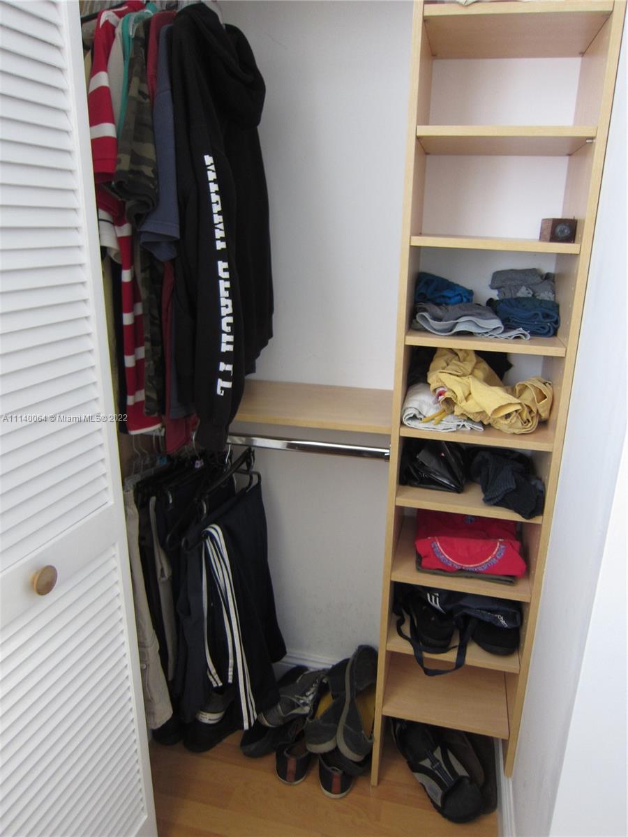 5970 Indian Creek Dr Unit: 402