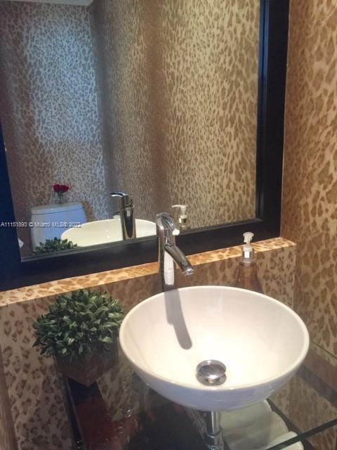 1408 Brickell Bay Dr Unit: 1208