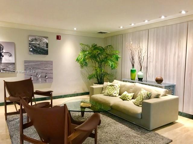 1408 Brickell Bay Dr Unit: 1208