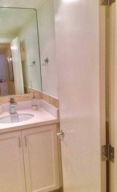 1408 Brickell Bay Dr Unit: 1208