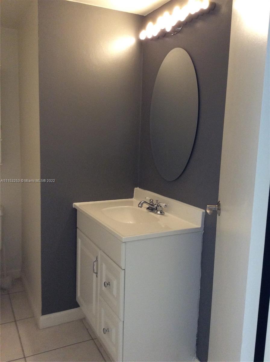555 NE 15th St Unit: 31F