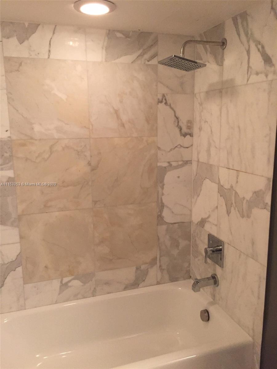 555 NE 15th St Unit: 31F