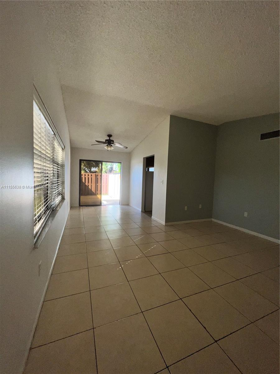 5512 SW 139th Pl Unit: 5512