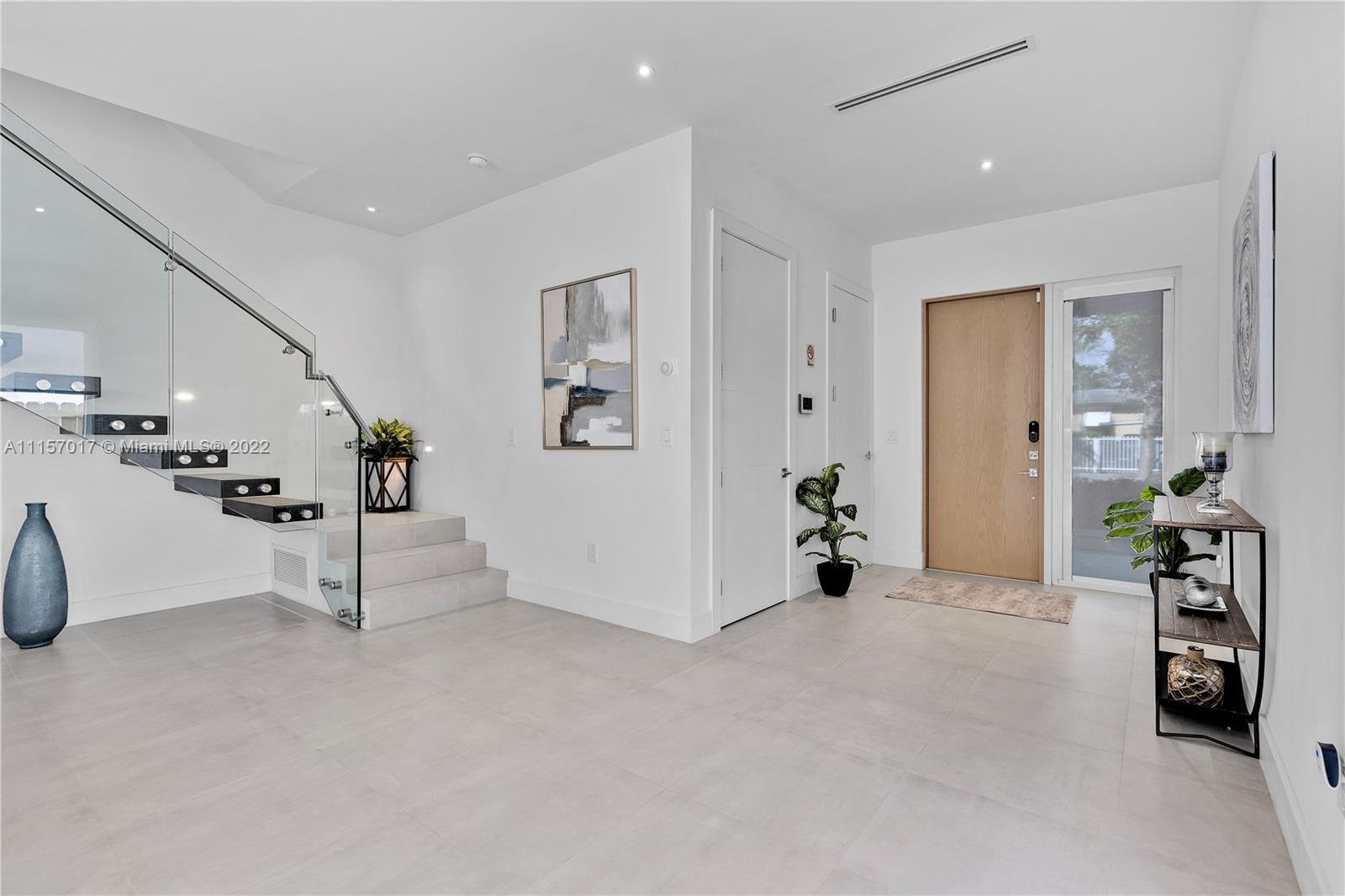 3330 SW 28 Ter Unit: 3330