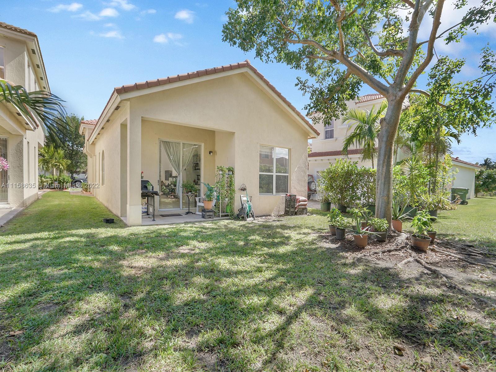 936 NE 37th Ave