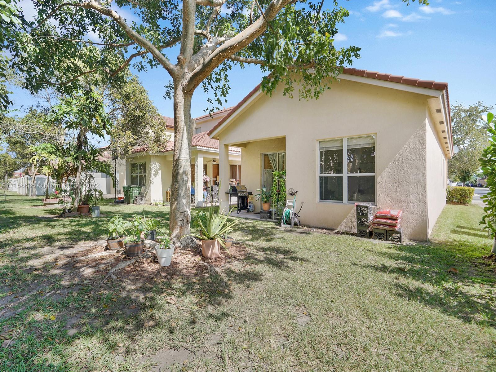 936 NE 37th Ave
