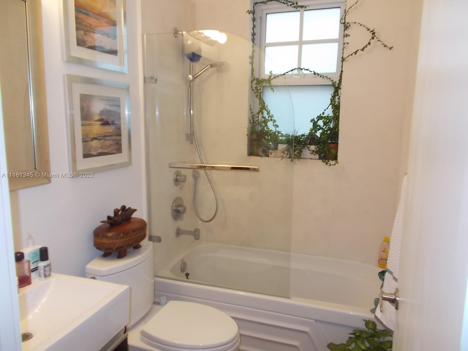 536 14th St Unit: 106
